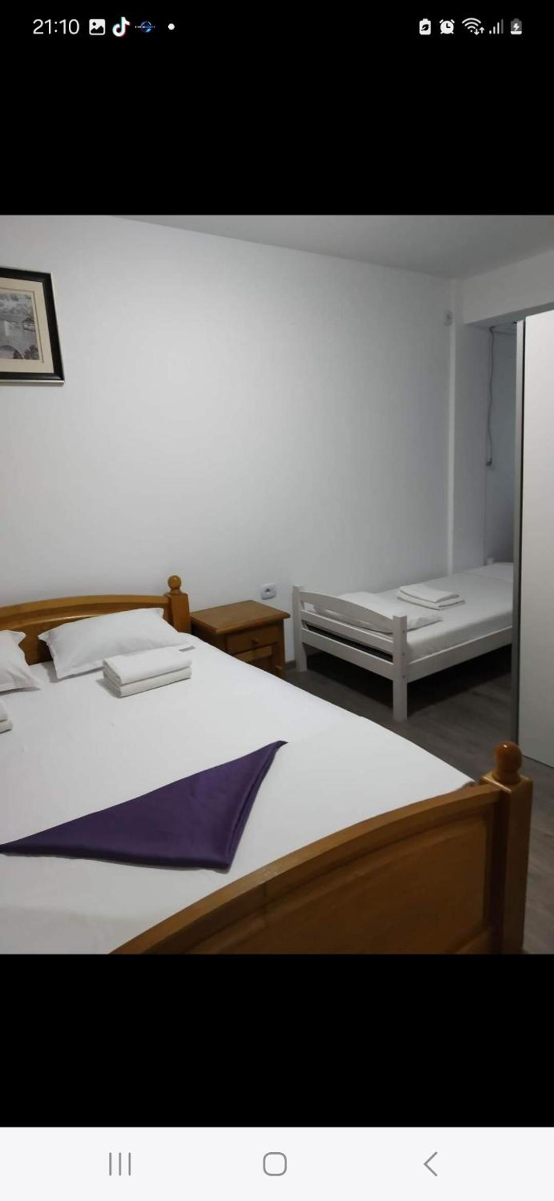 Economy Triple Room photo 2