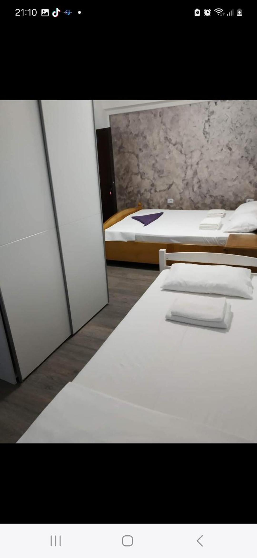 Economy Triple Room photo 3