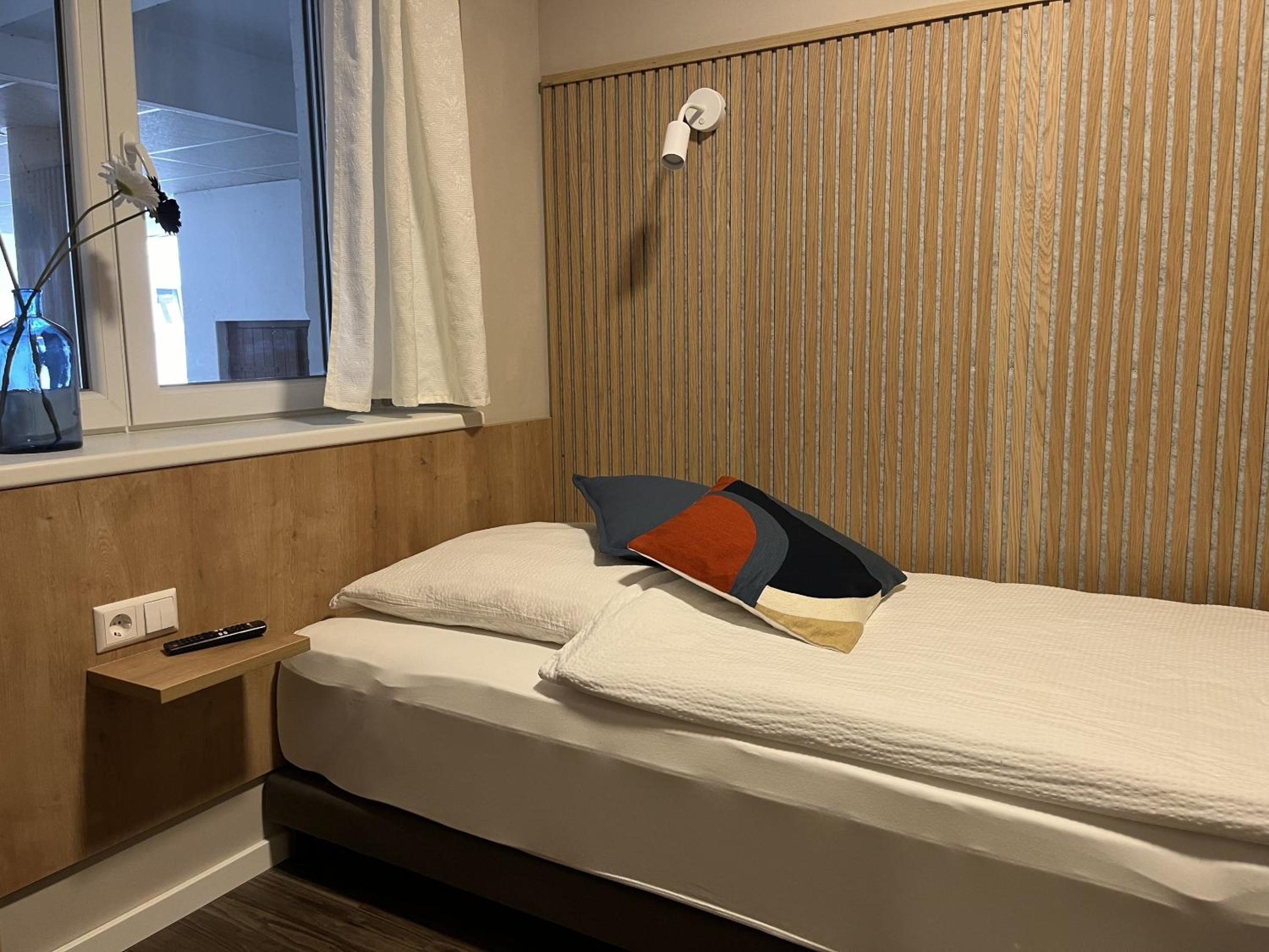 Single Room with Private Bathroom photo 1