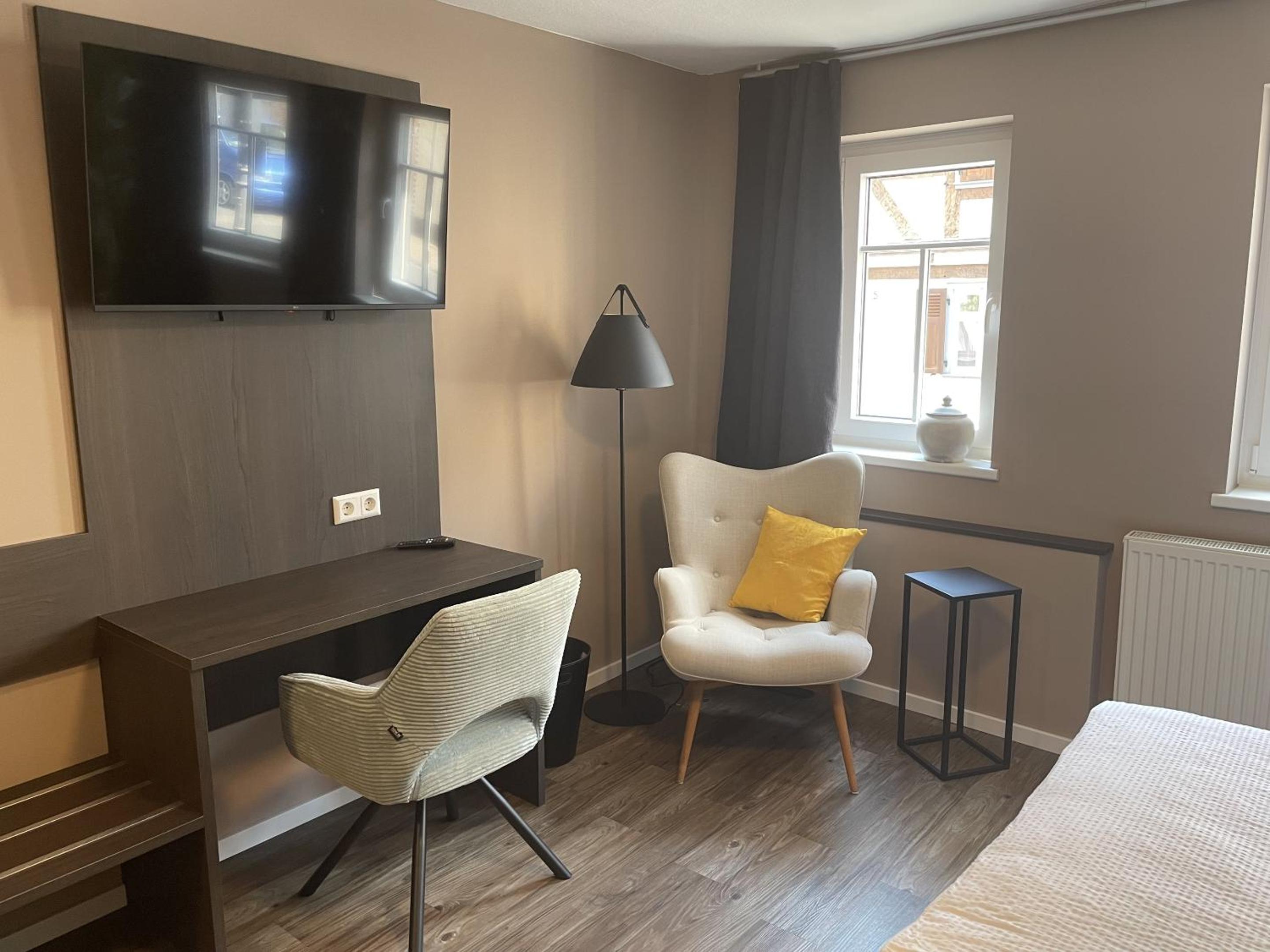 Double Room with Private Bathroom photo 3