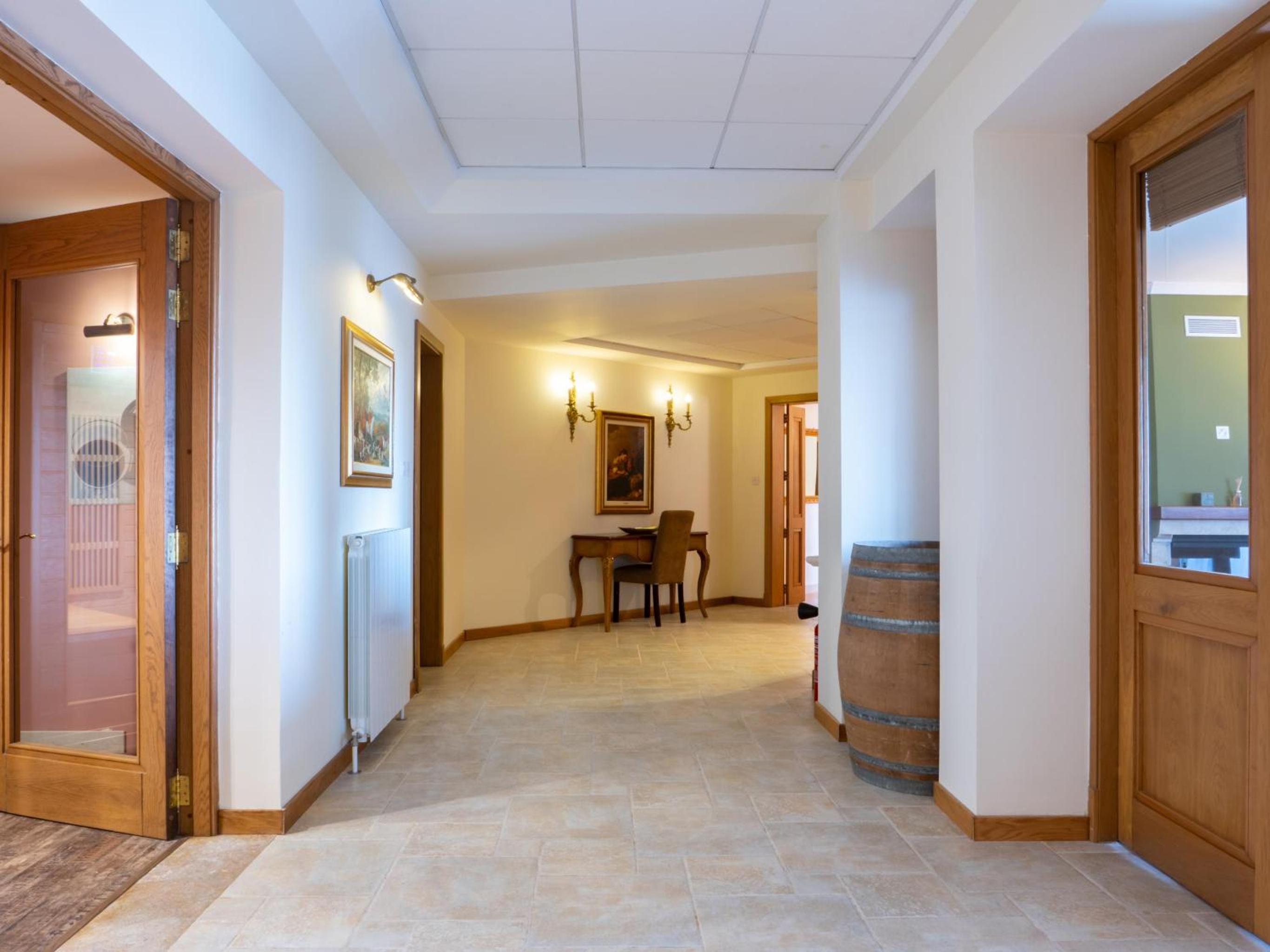 Six-Bedroom Villa 