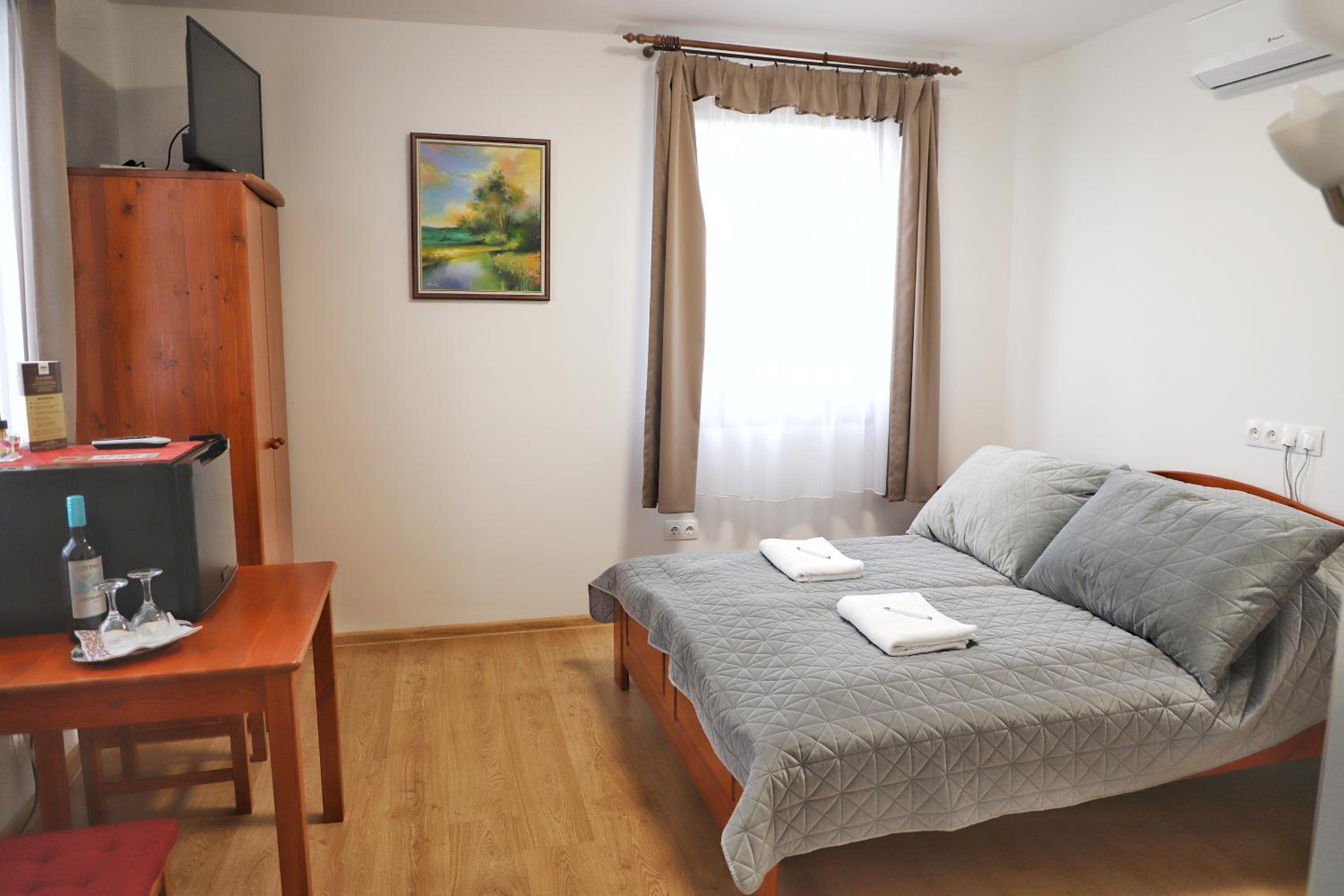 Double Room - Photo 1