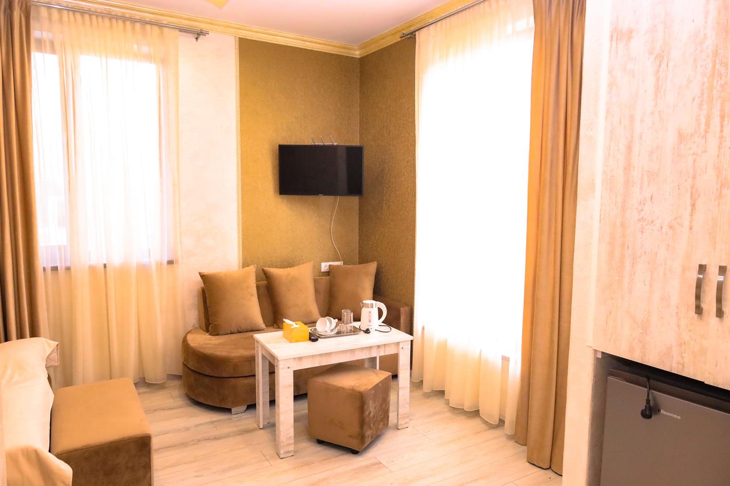 Double Room with Private Bathroom photo 2