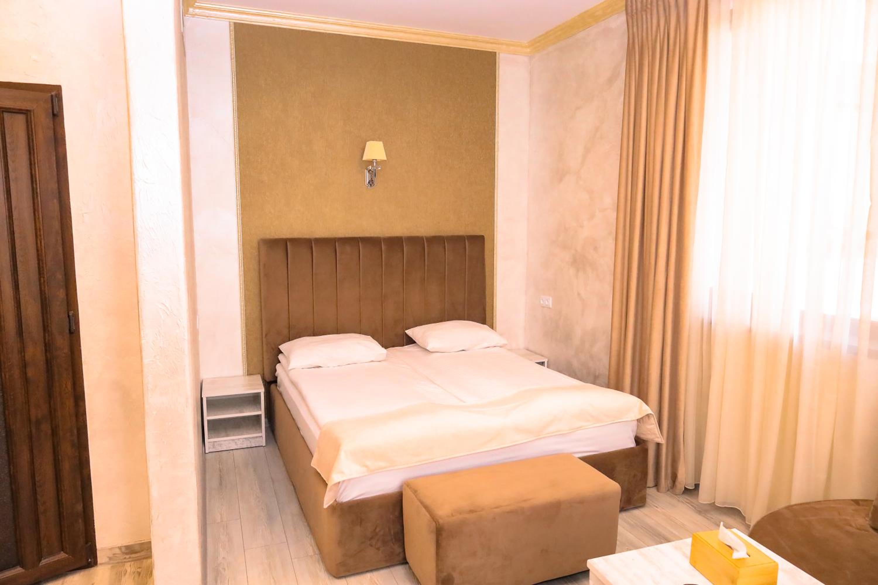 Double Room with Private Bathroom photo 3