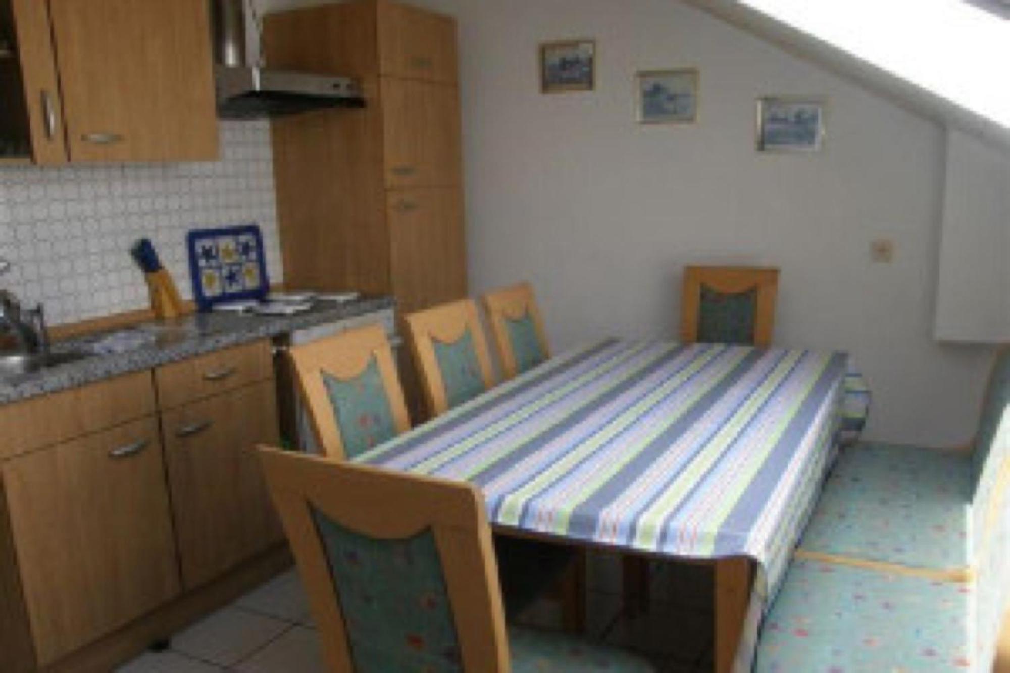 Two-Bedroom Deluxe Apartment with Garden View photo 2