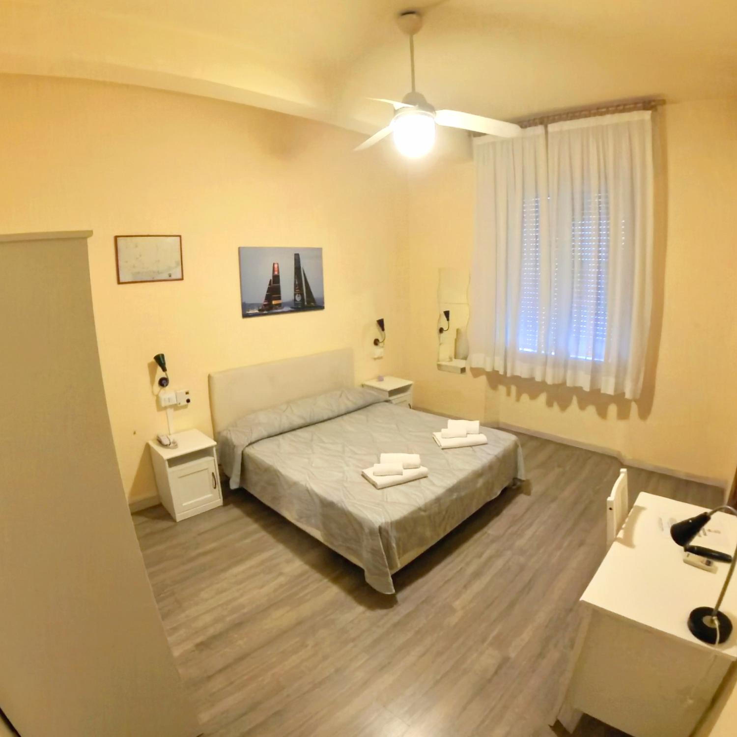 Double or Twin Room - Photo 3