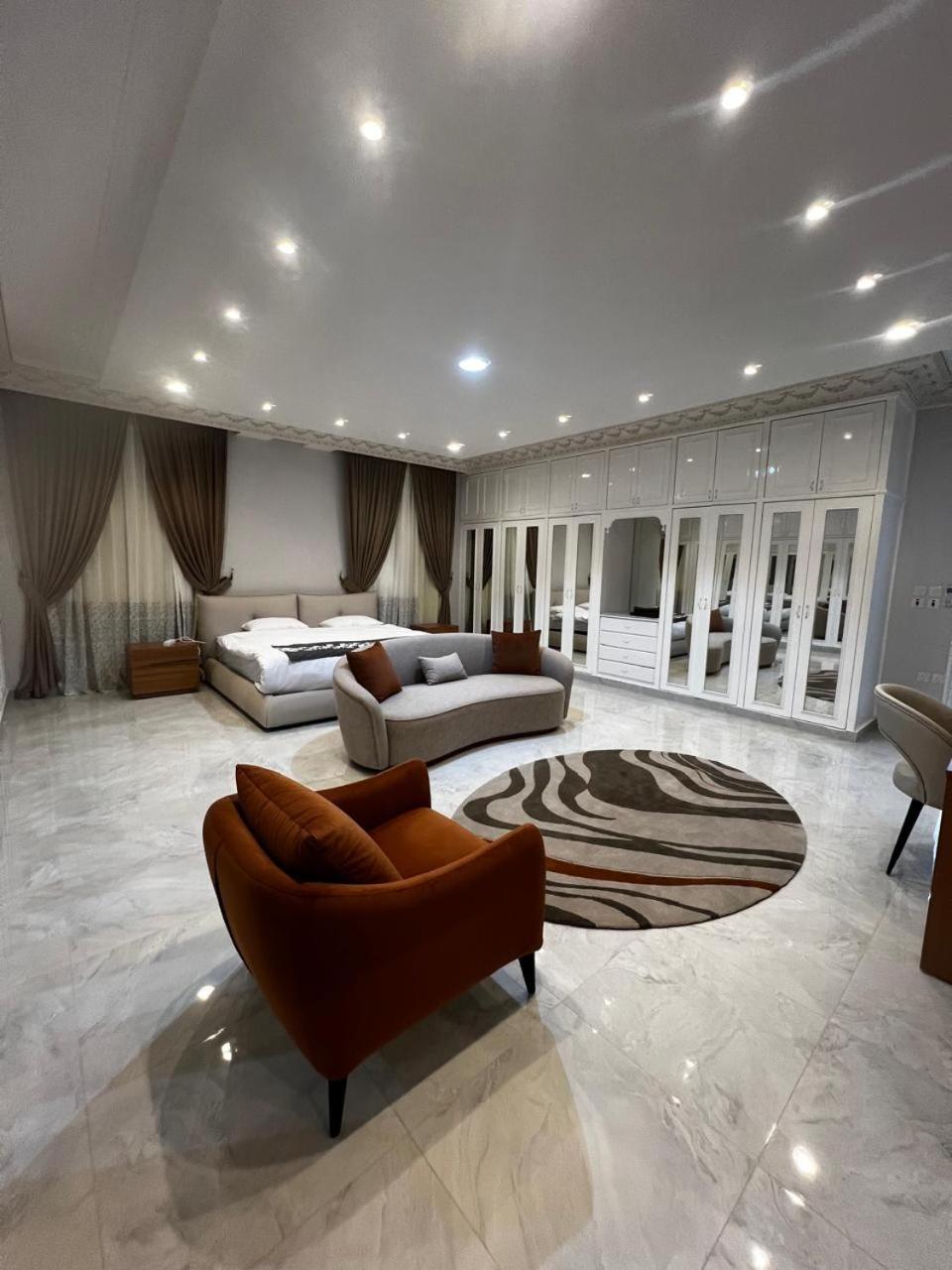 Superior King Suite photo 1
