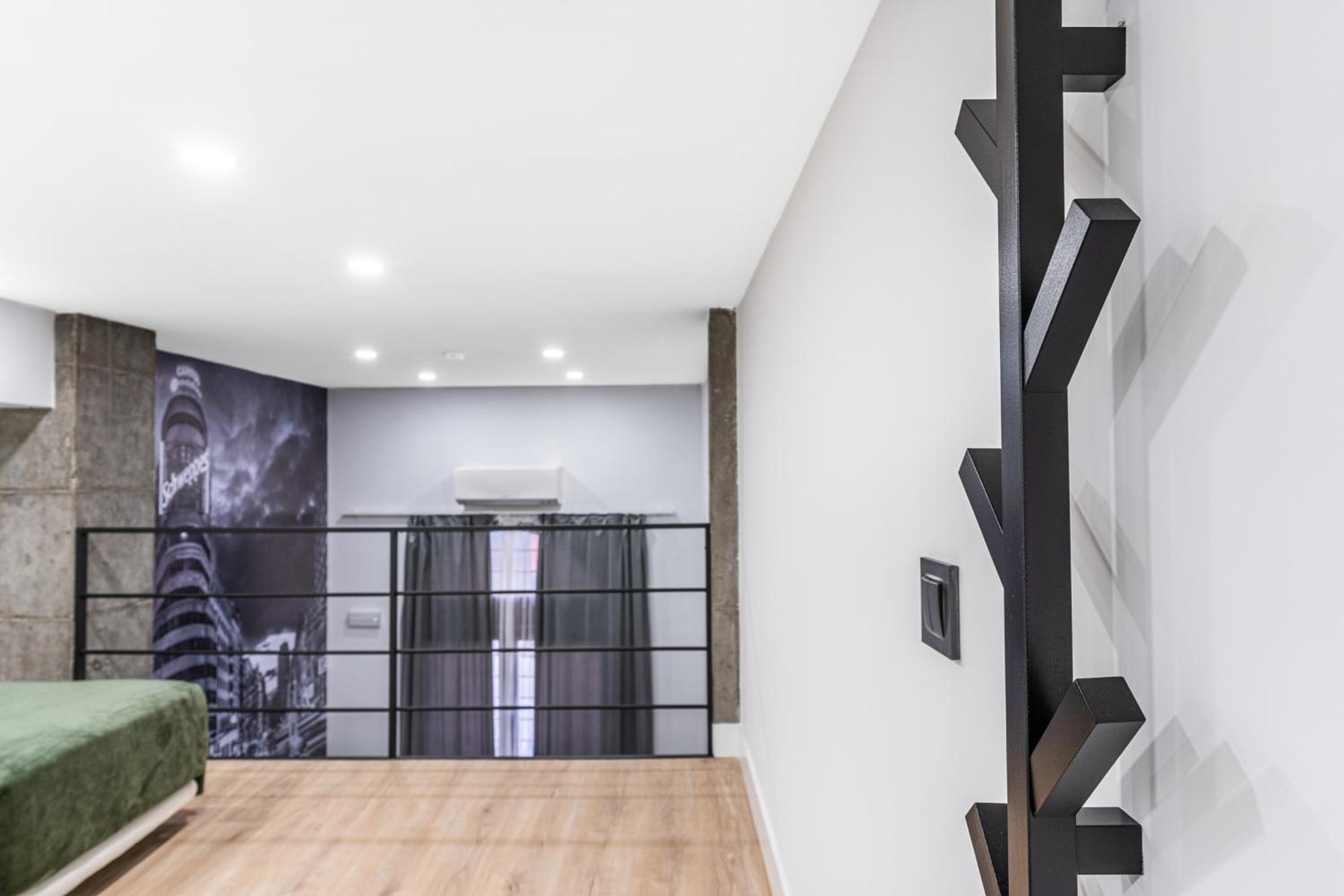 Studio - Photo 23