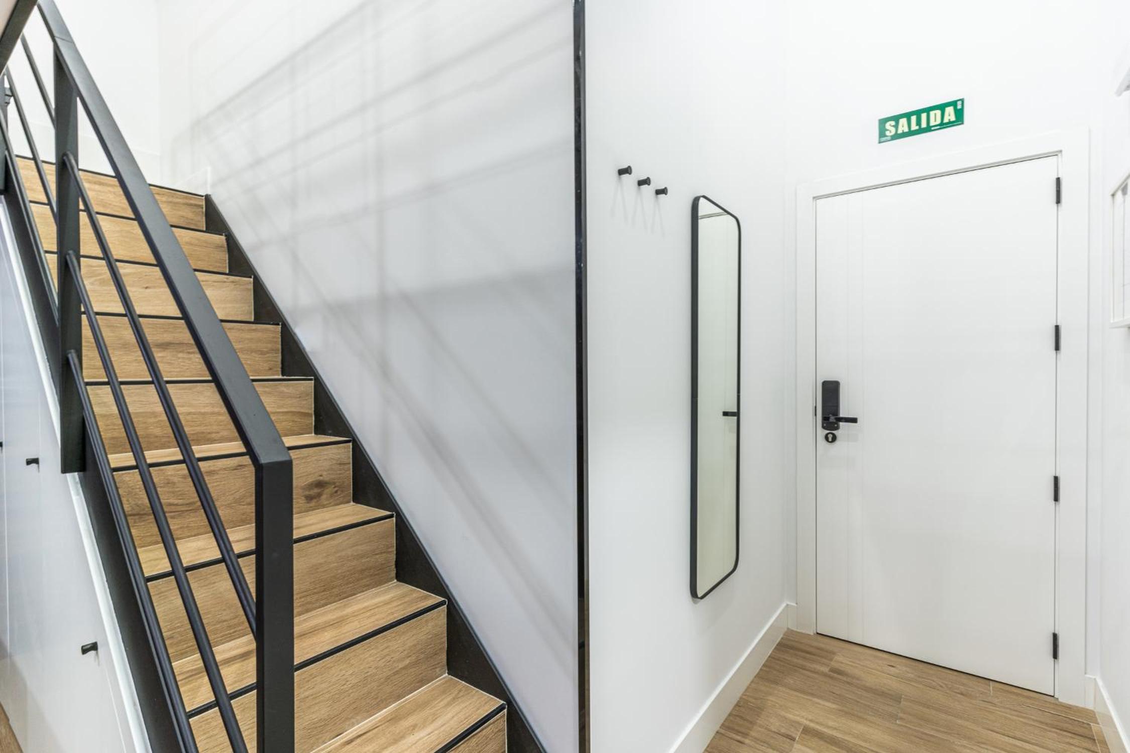 Studio - Photo 20