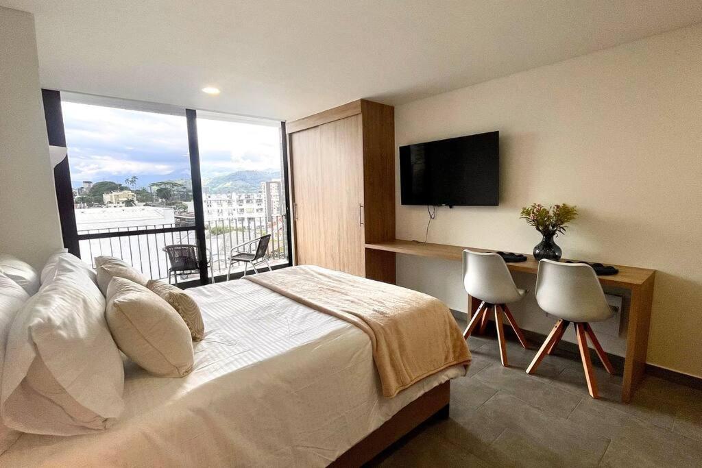 One-Bedroom Apartment photo 1