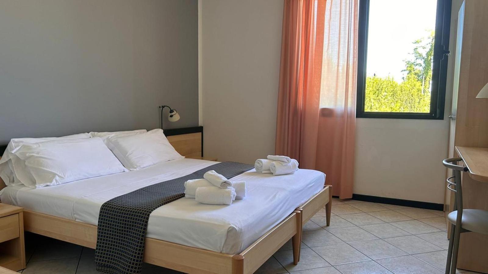 Double or Twin Room with Street View