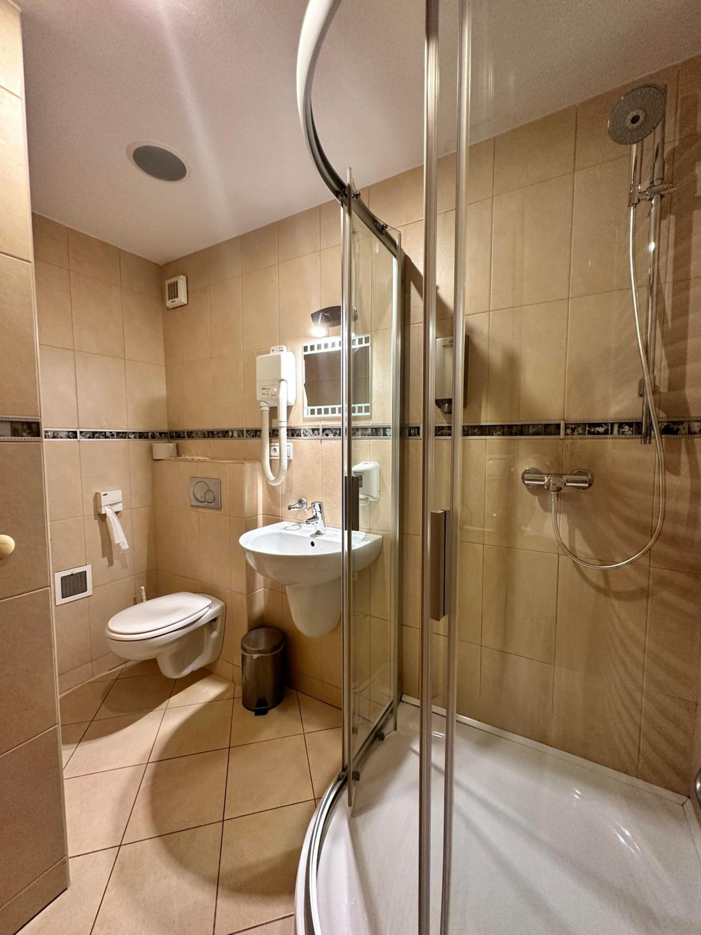 Quadruple Room with Balcony photo 2