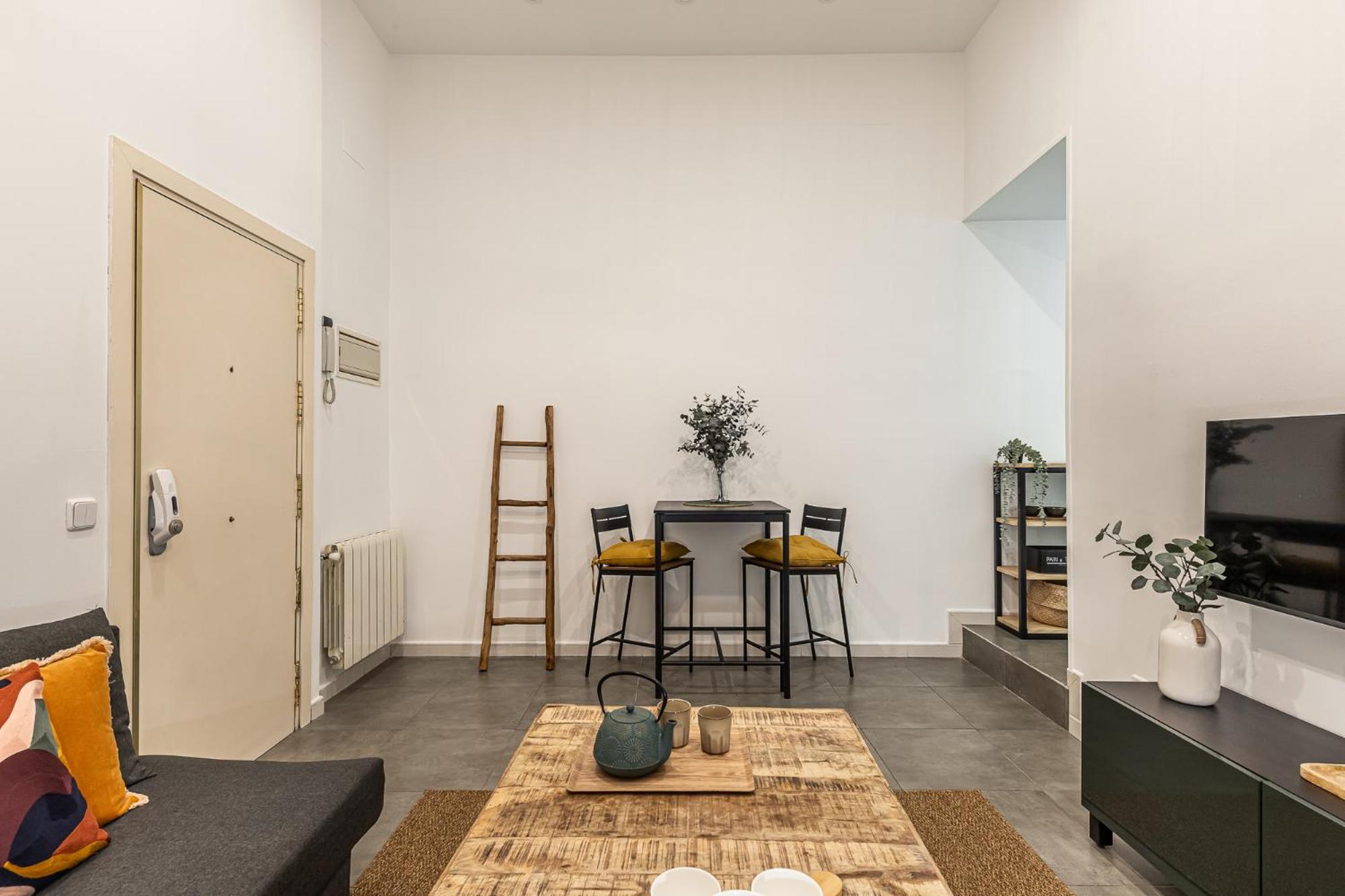 One-Bedroom Apartment photo 3