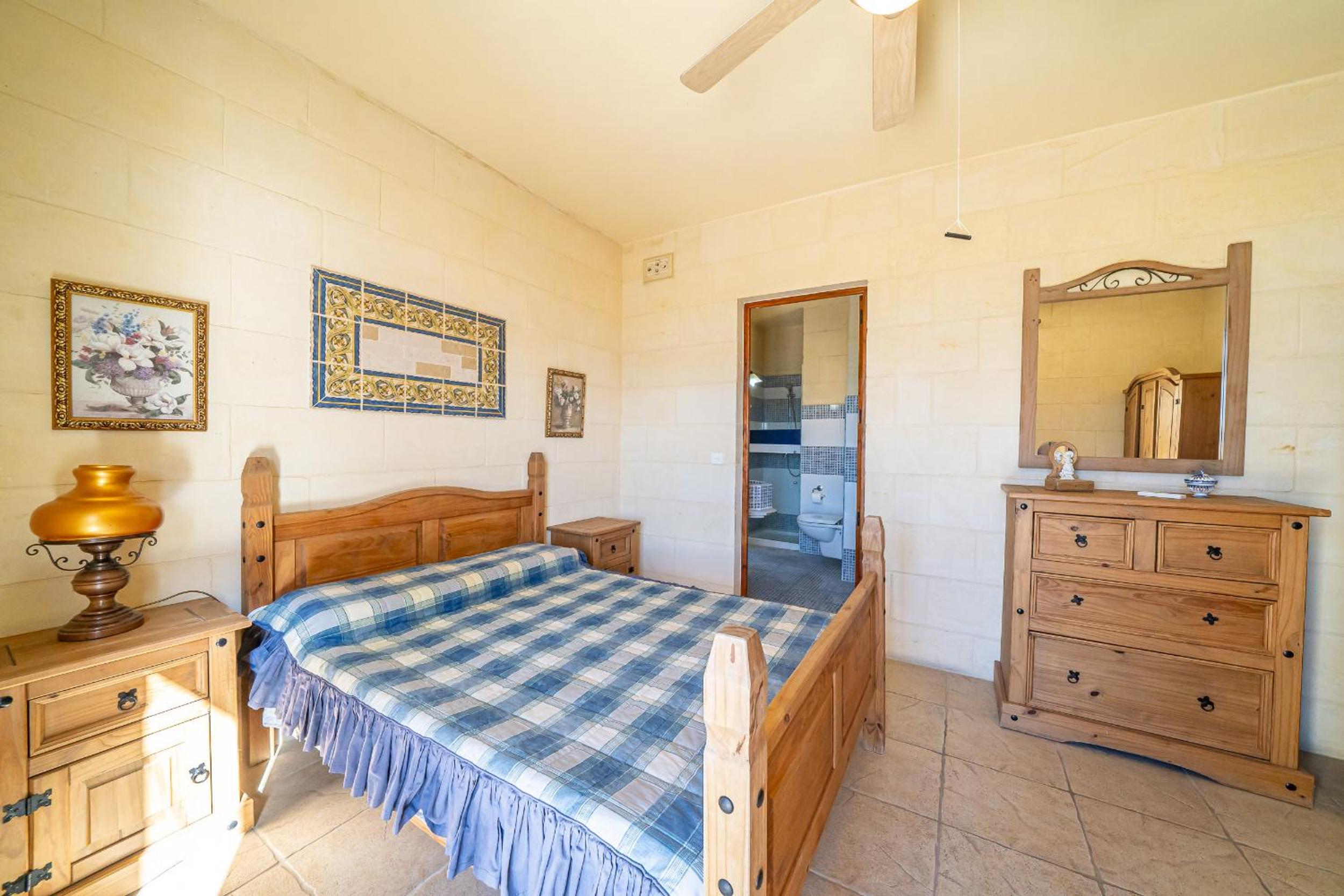 Three-Bedroom House photo 3