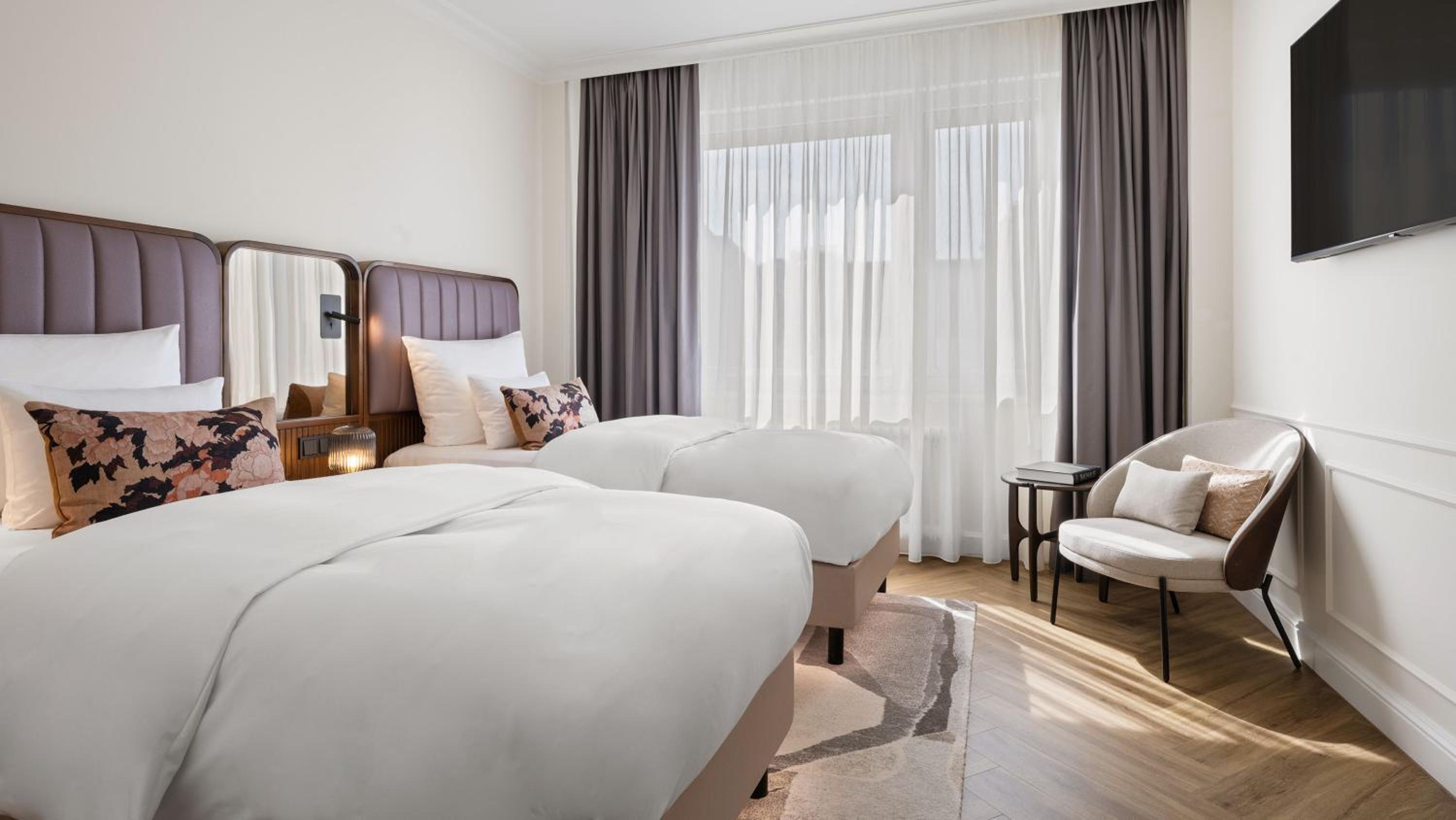 Deluxe Twin Room