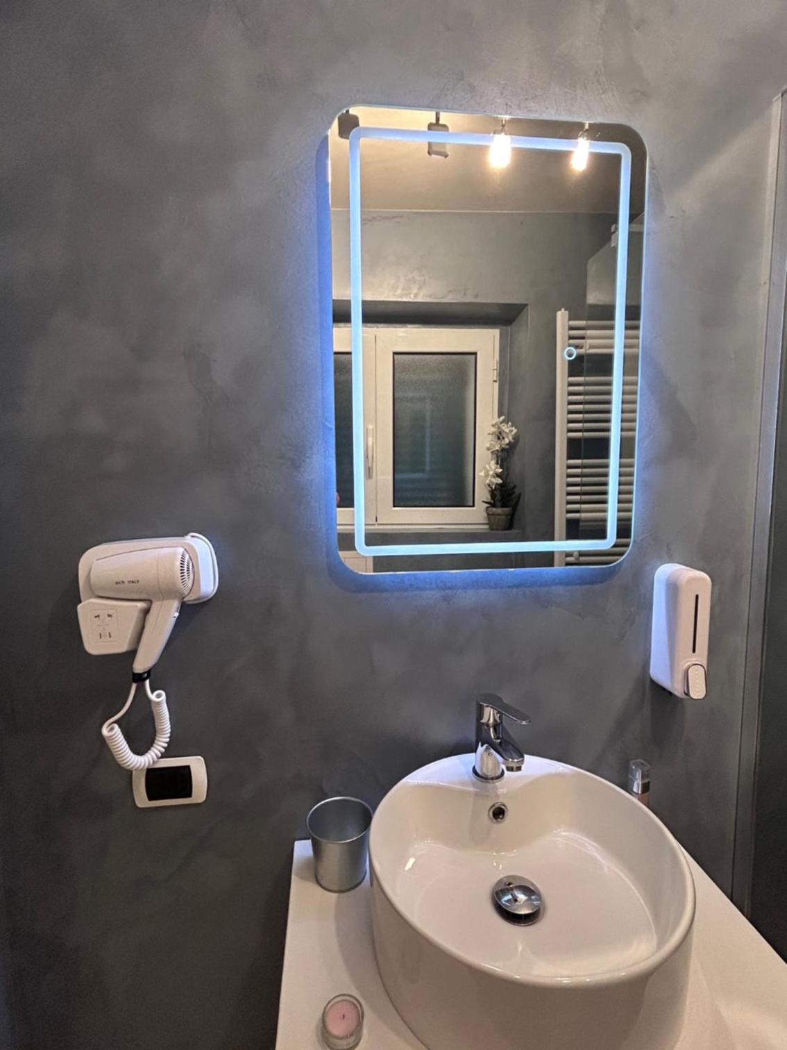 Quadruple Room with Private Bathroom photo 3