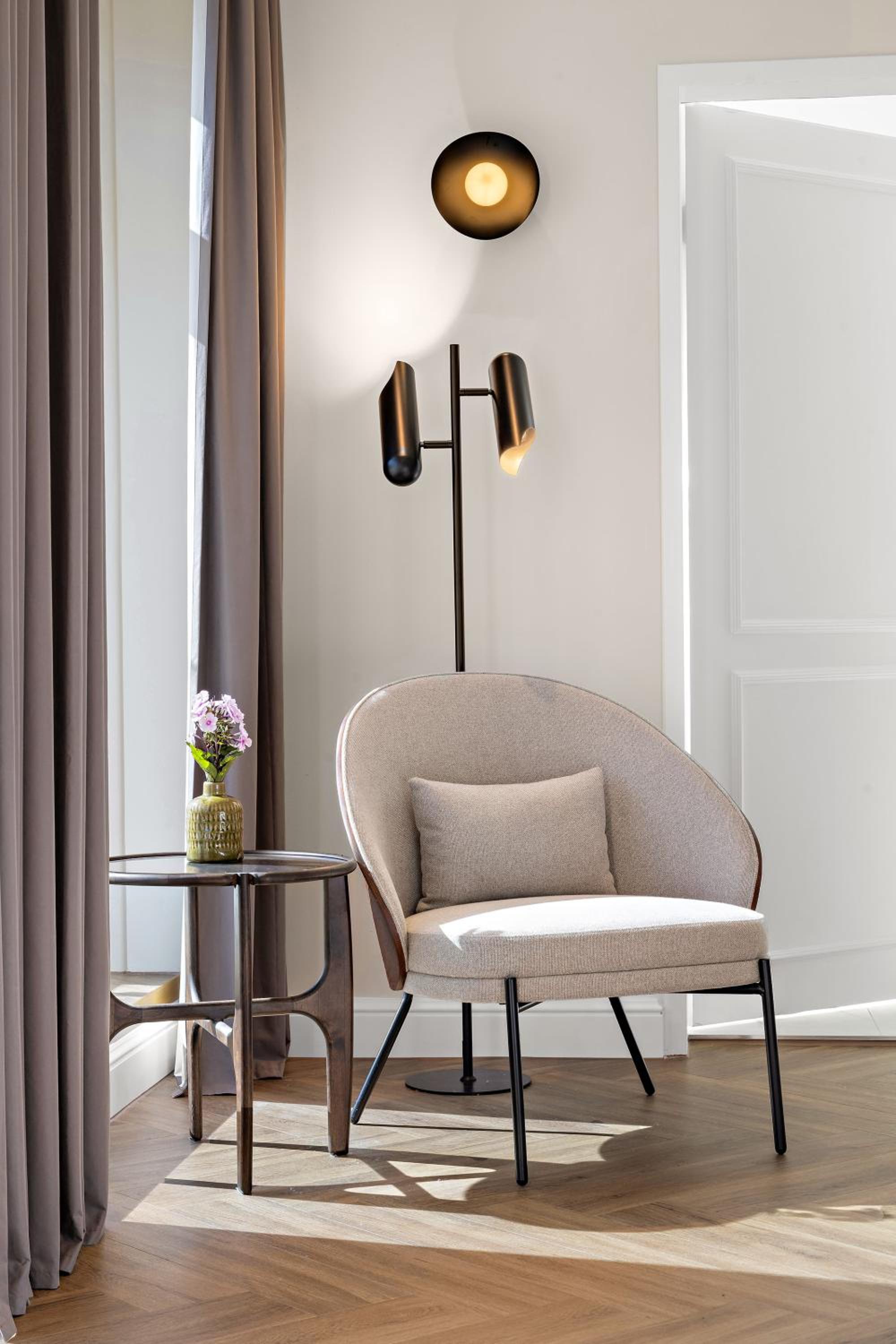 Balcony Suite thumbnail 5