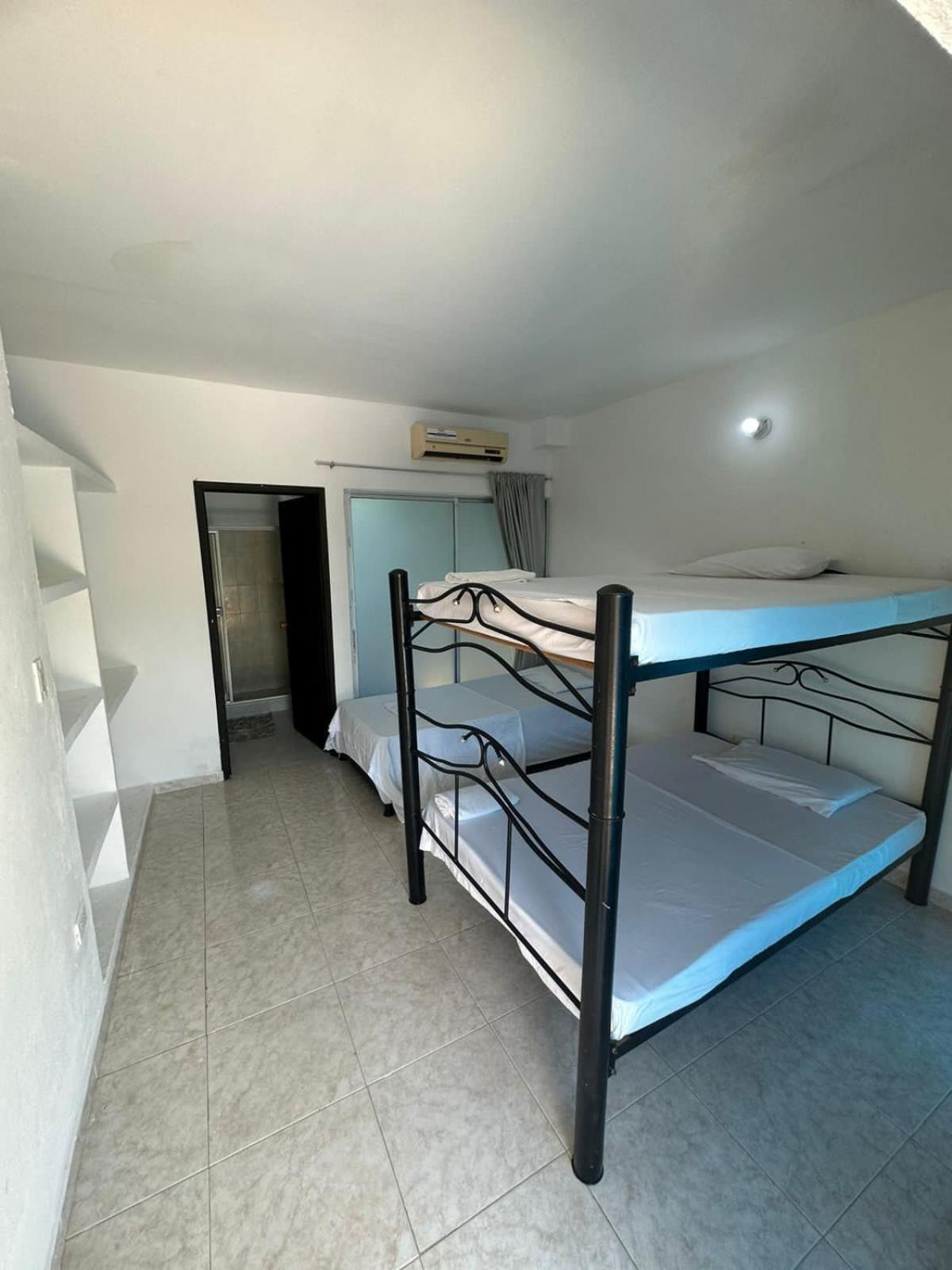 One-Bedroom House photo 1
