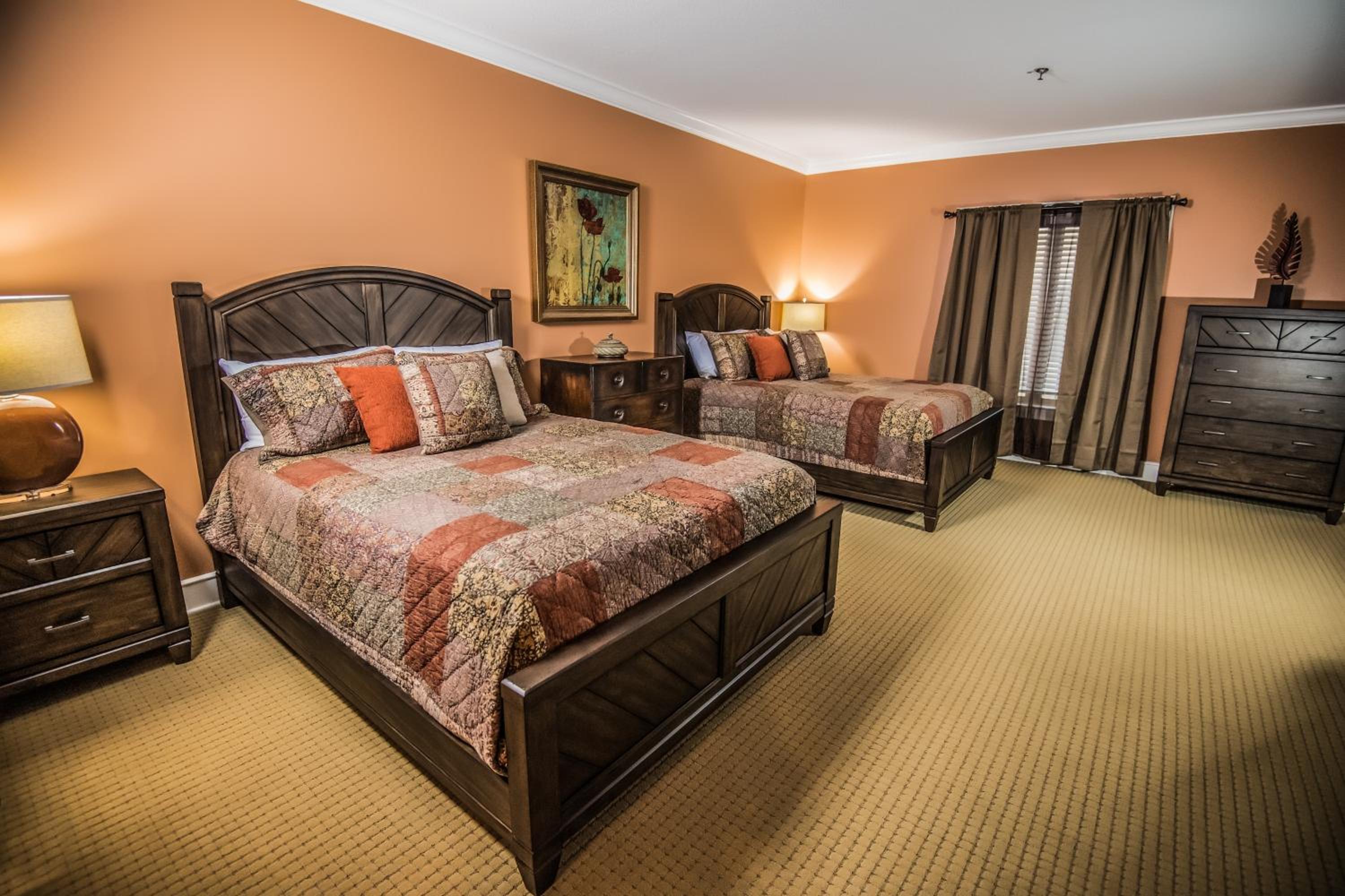 Deluxe Queen Room with Two Queen Beds photo 2