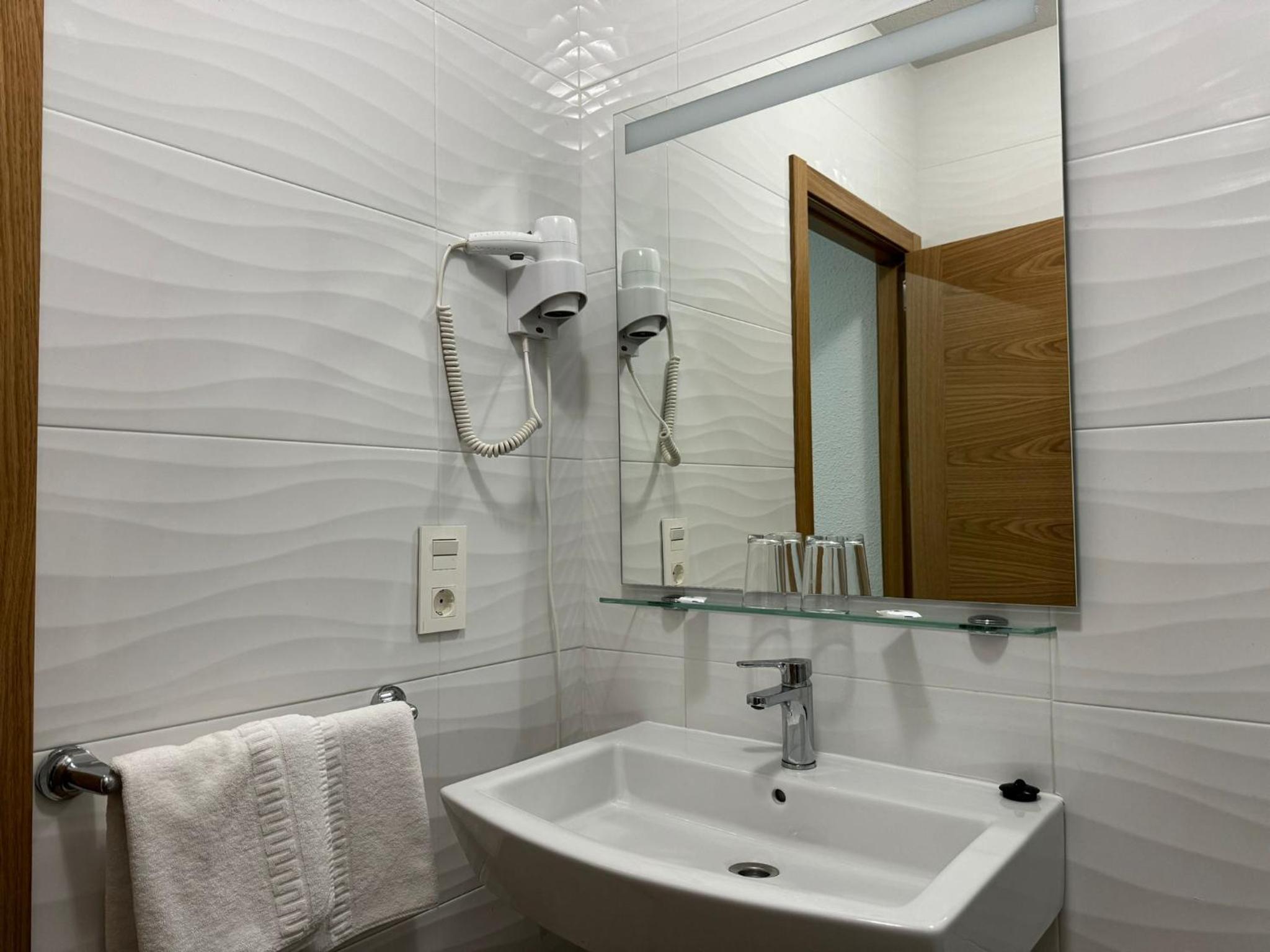 Superior Double Room - Photo 3