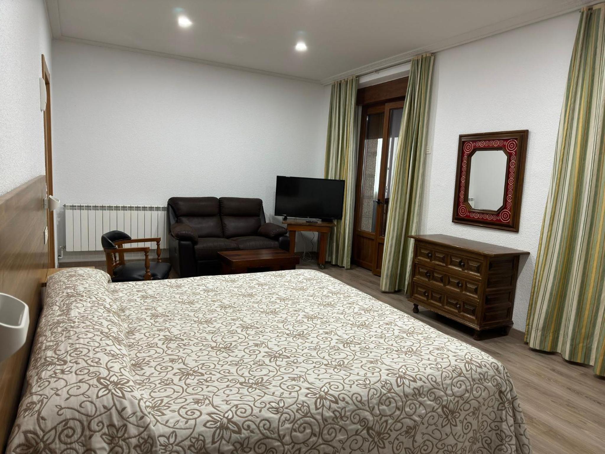Superior Double Room - Photo 10