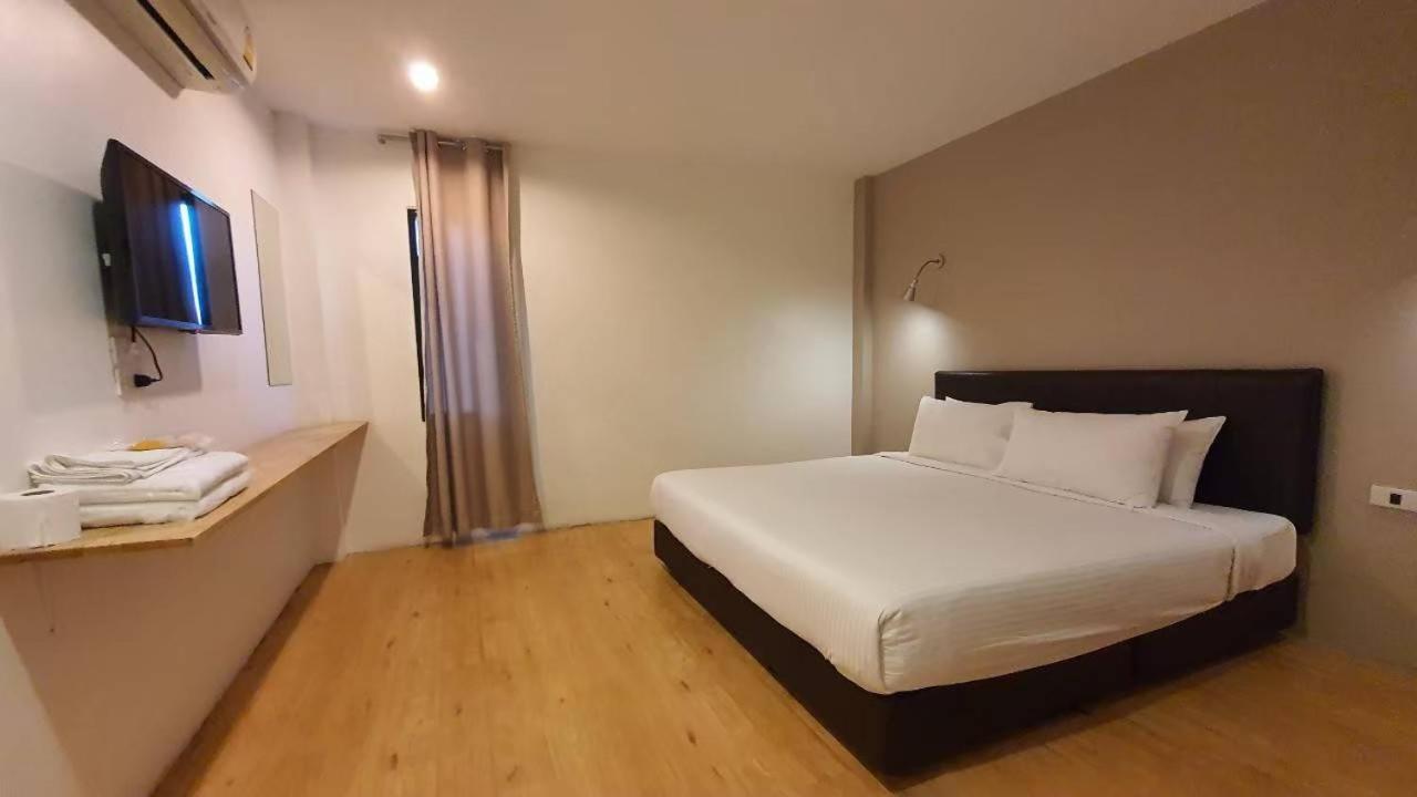 Two-Bedroom House photo 3
