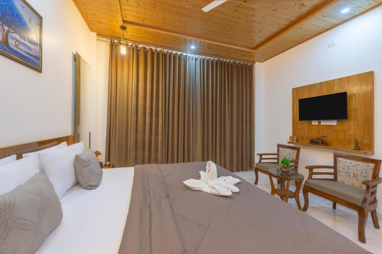 Three-Bedroom Villa photo 2