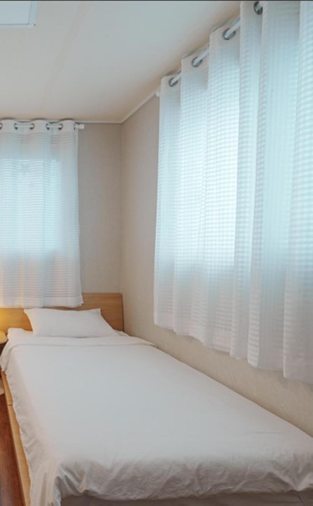 Single Room with Private Bathroom