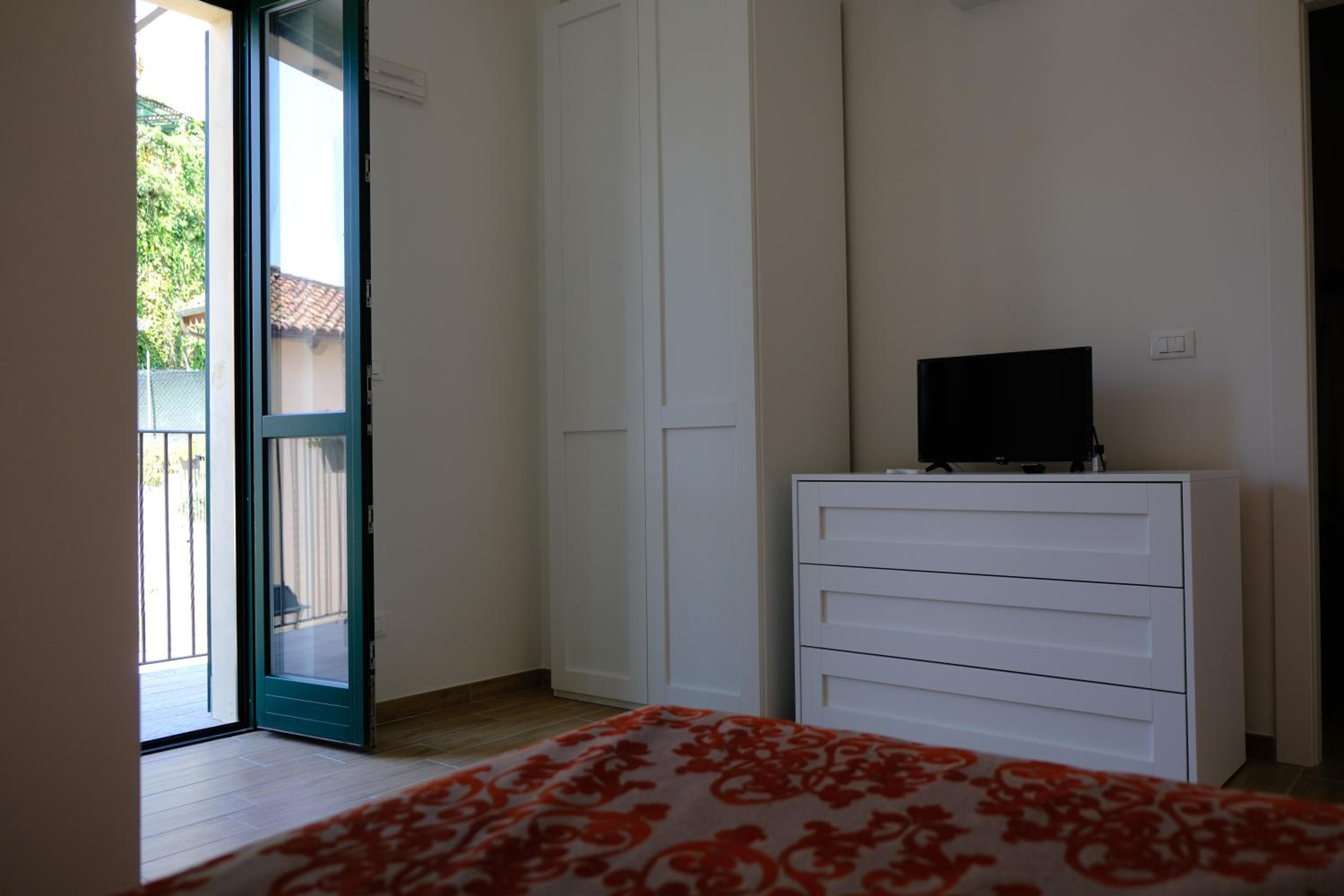 Double Room With Private Bathroom photo 1