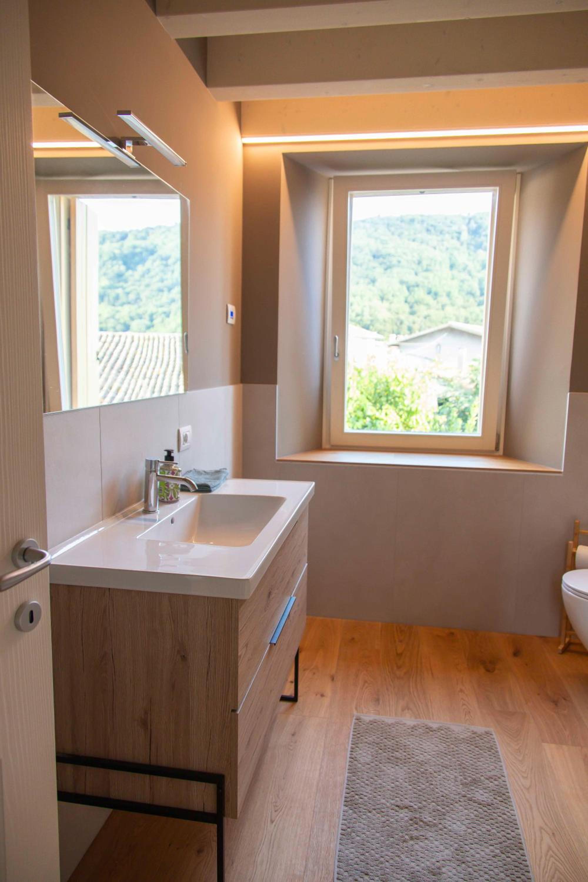 Large Double Room photo 2