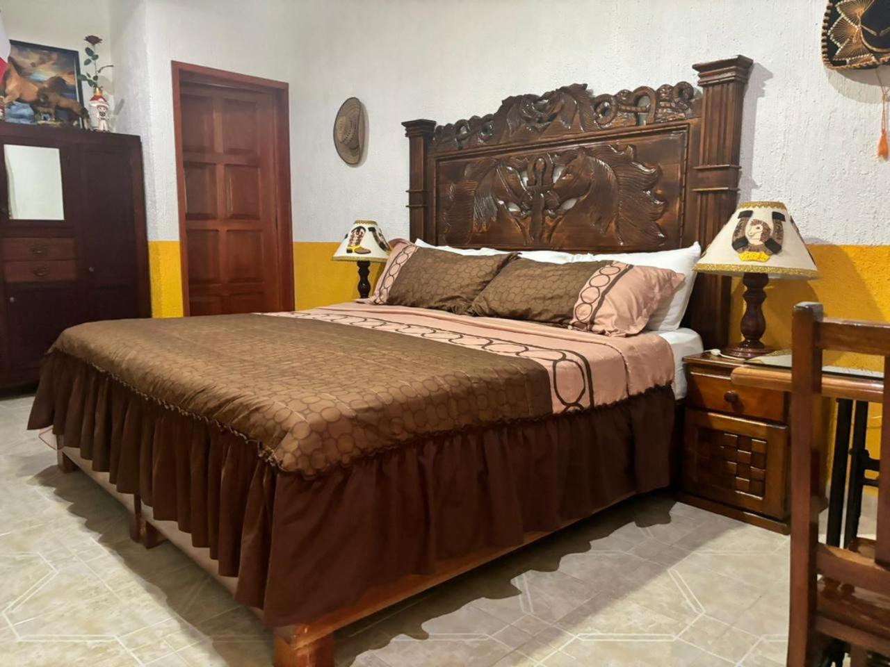 Standard Double Room - Photo 9