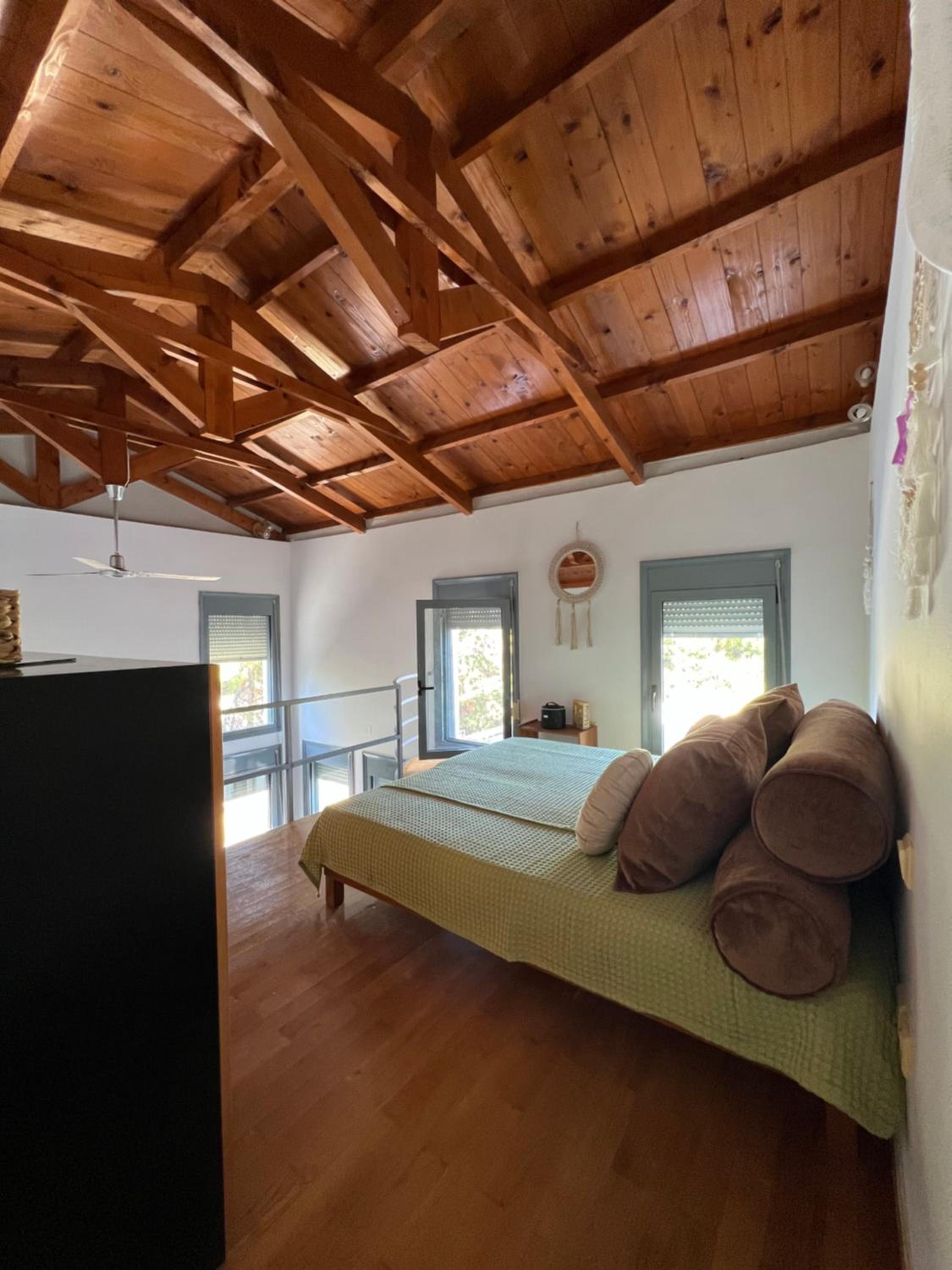 Three-Bedroom House photo 3