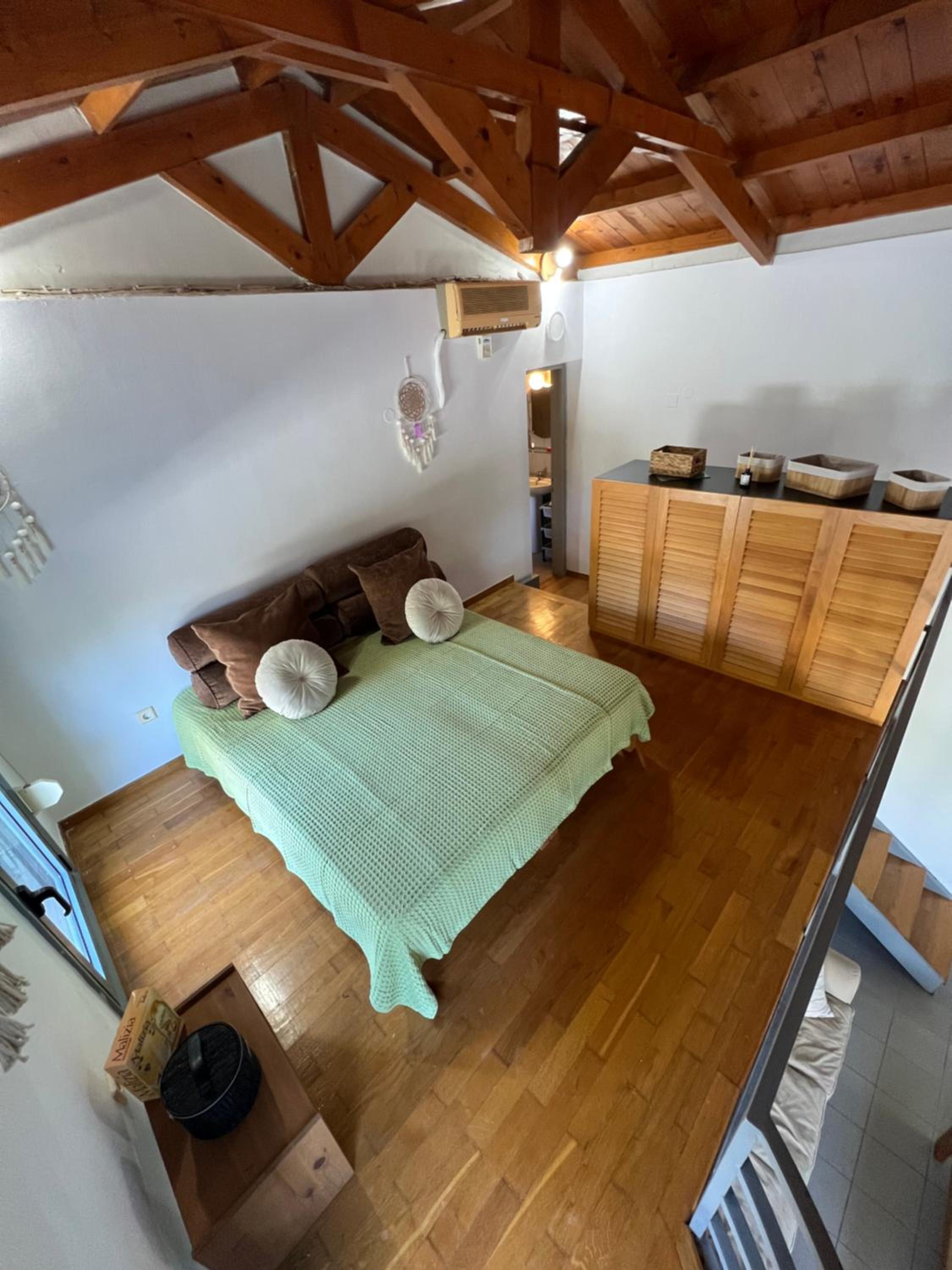 Three-Bedroom House photo 2