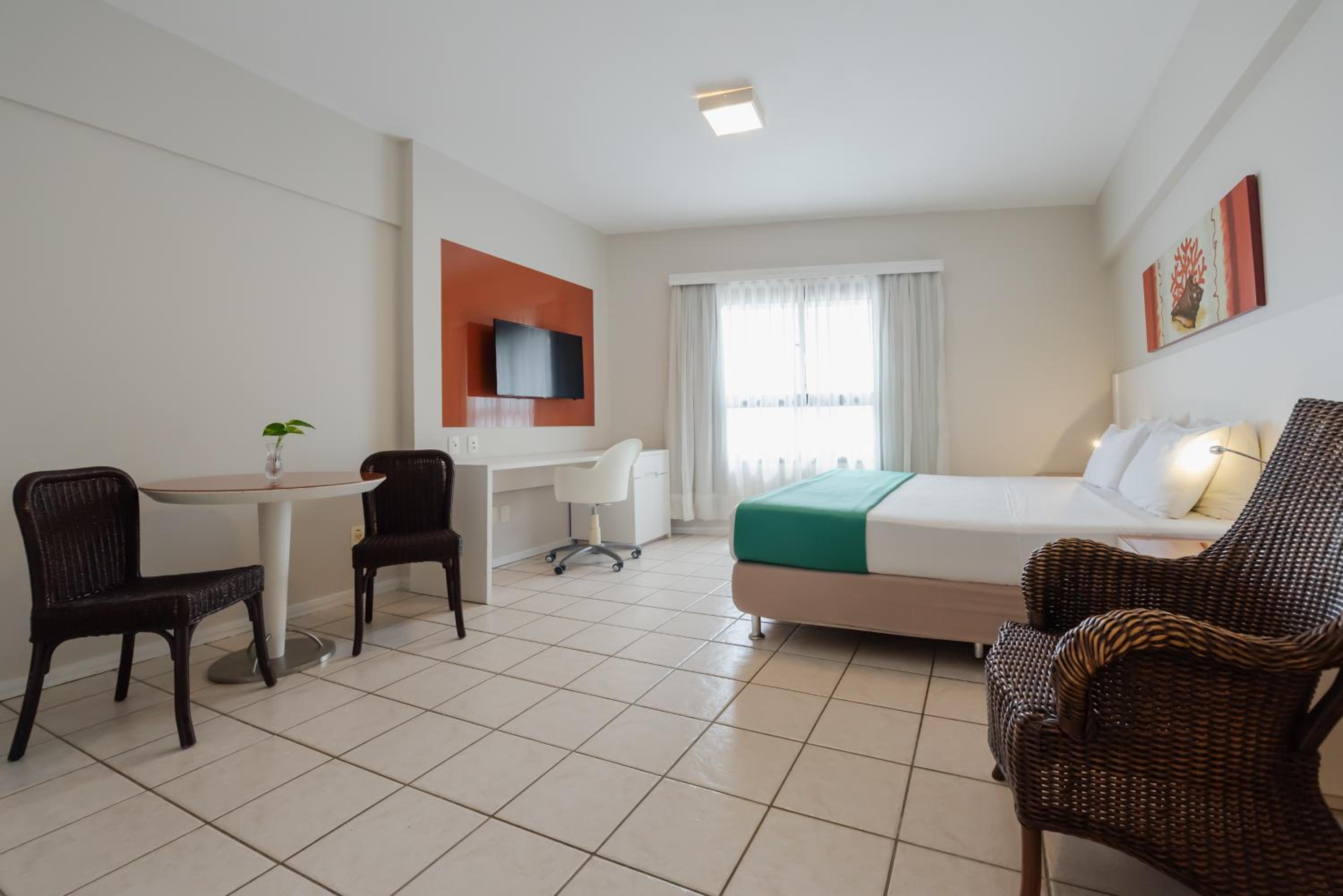 Superior Double Room thumbnail 5
