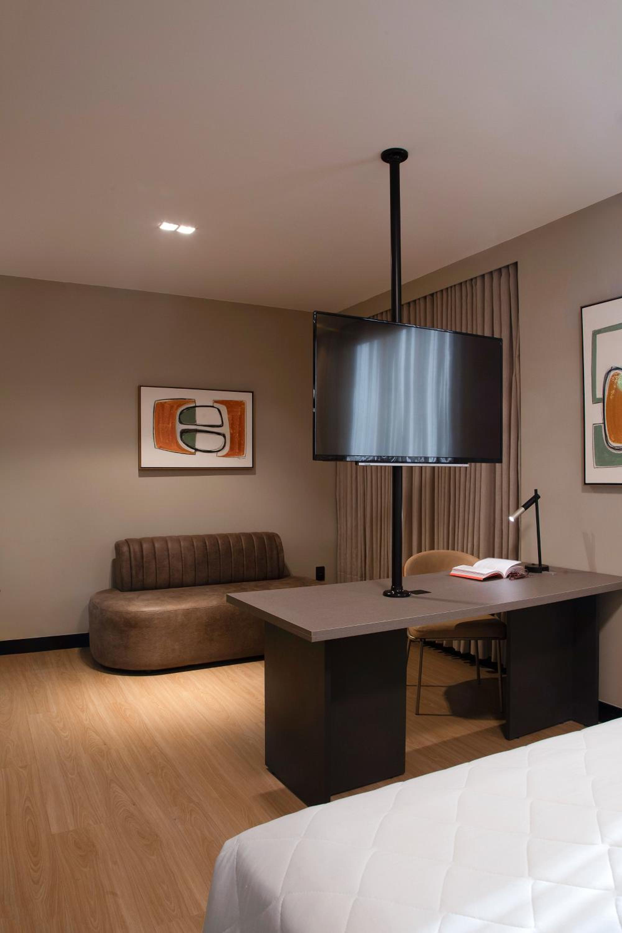 Luxury Double - 1 Queen Bed - Photo 9