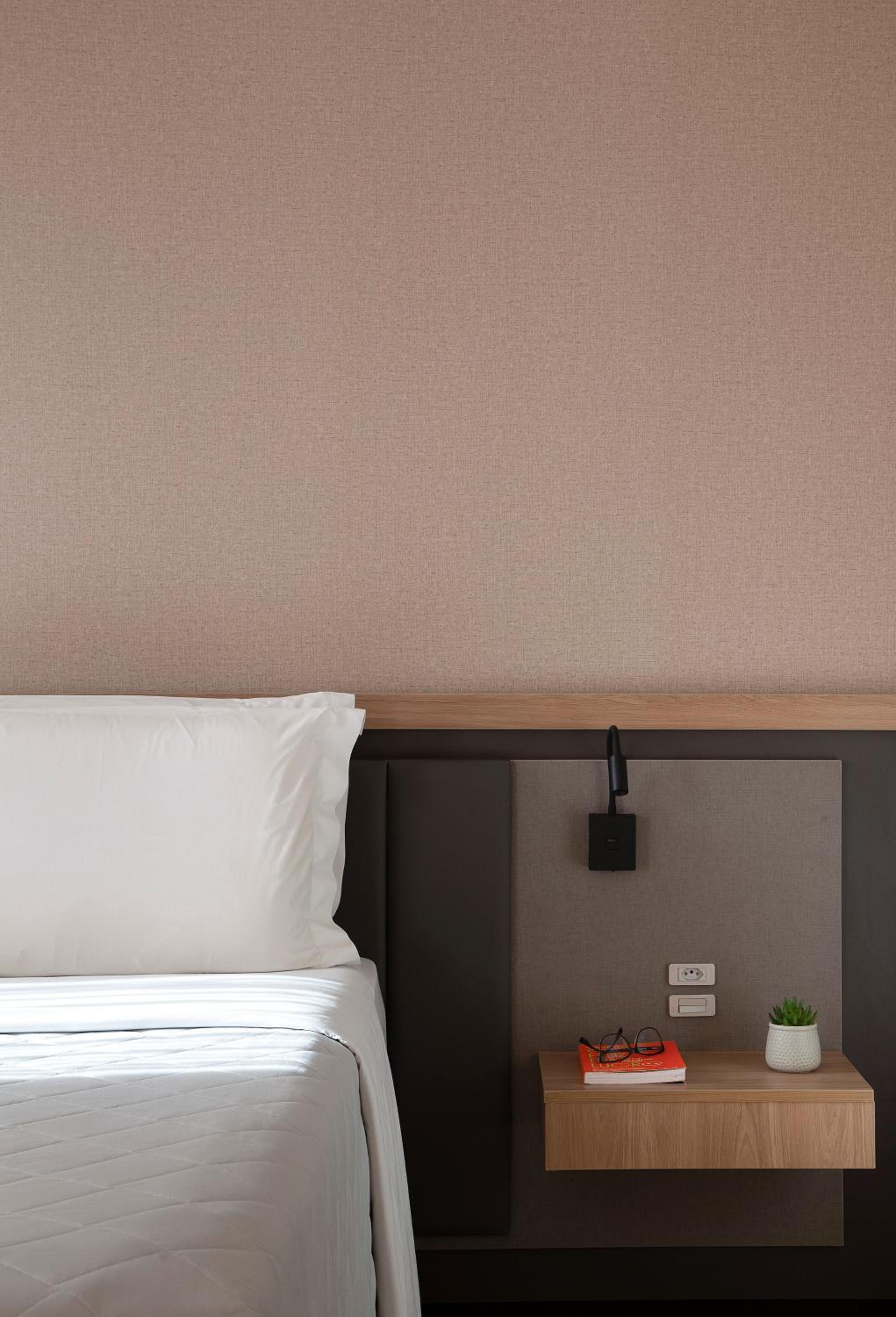 Luxury Double - 1 Queen Bed - Photo 6