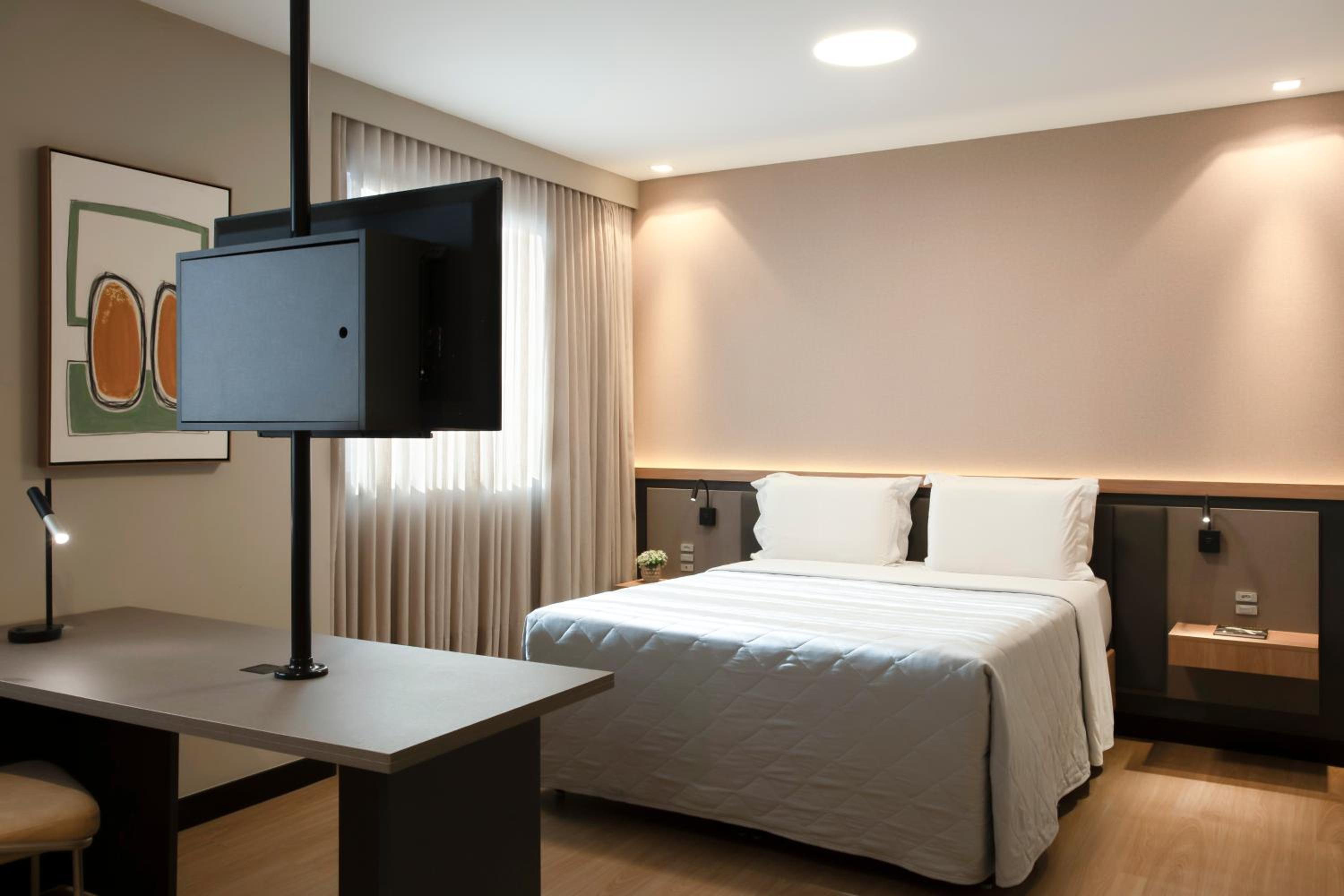 Luxury Double - 1 Queen Bed - Photo 3