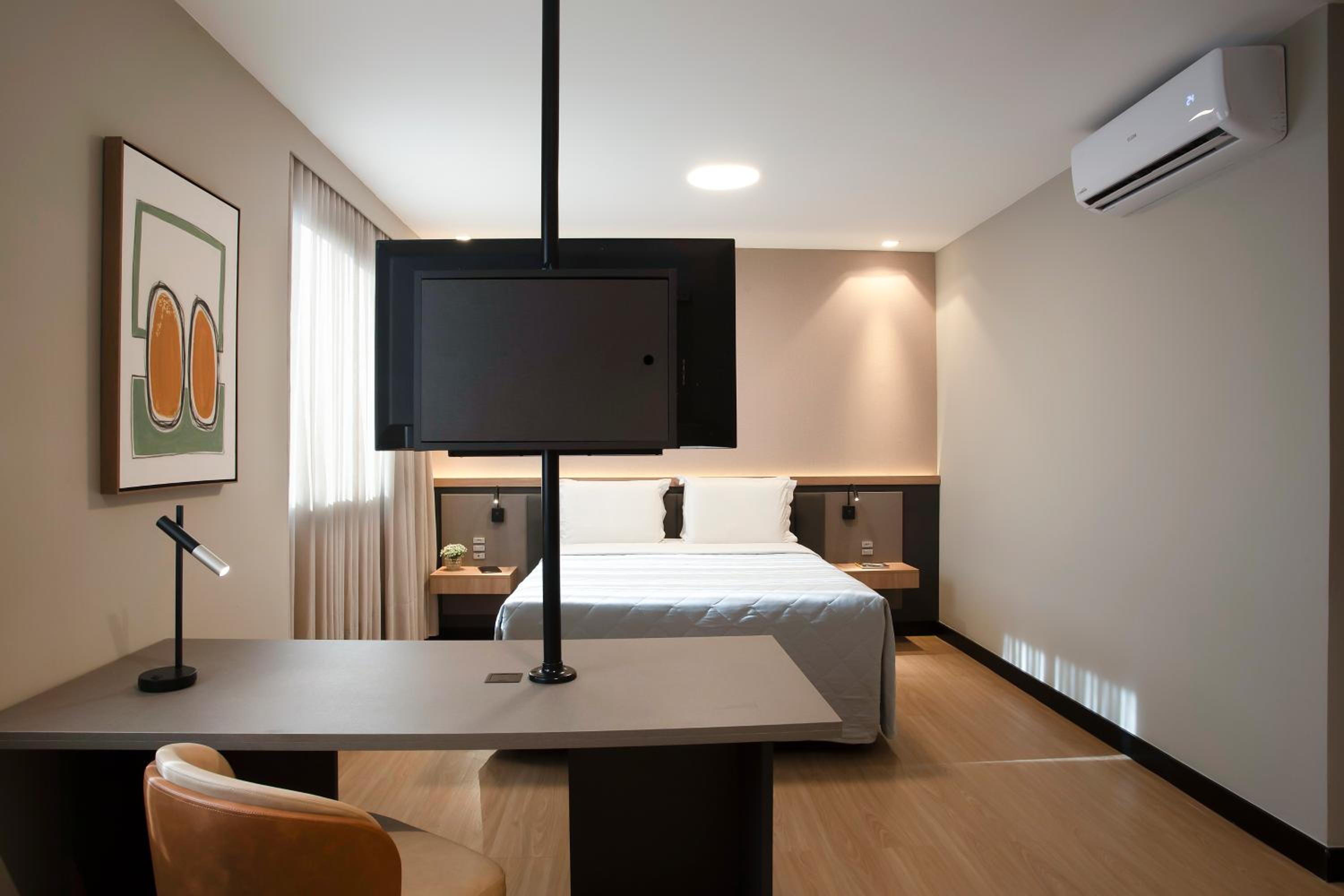 Luxury Double - 1 Queen Bed - Photo 4