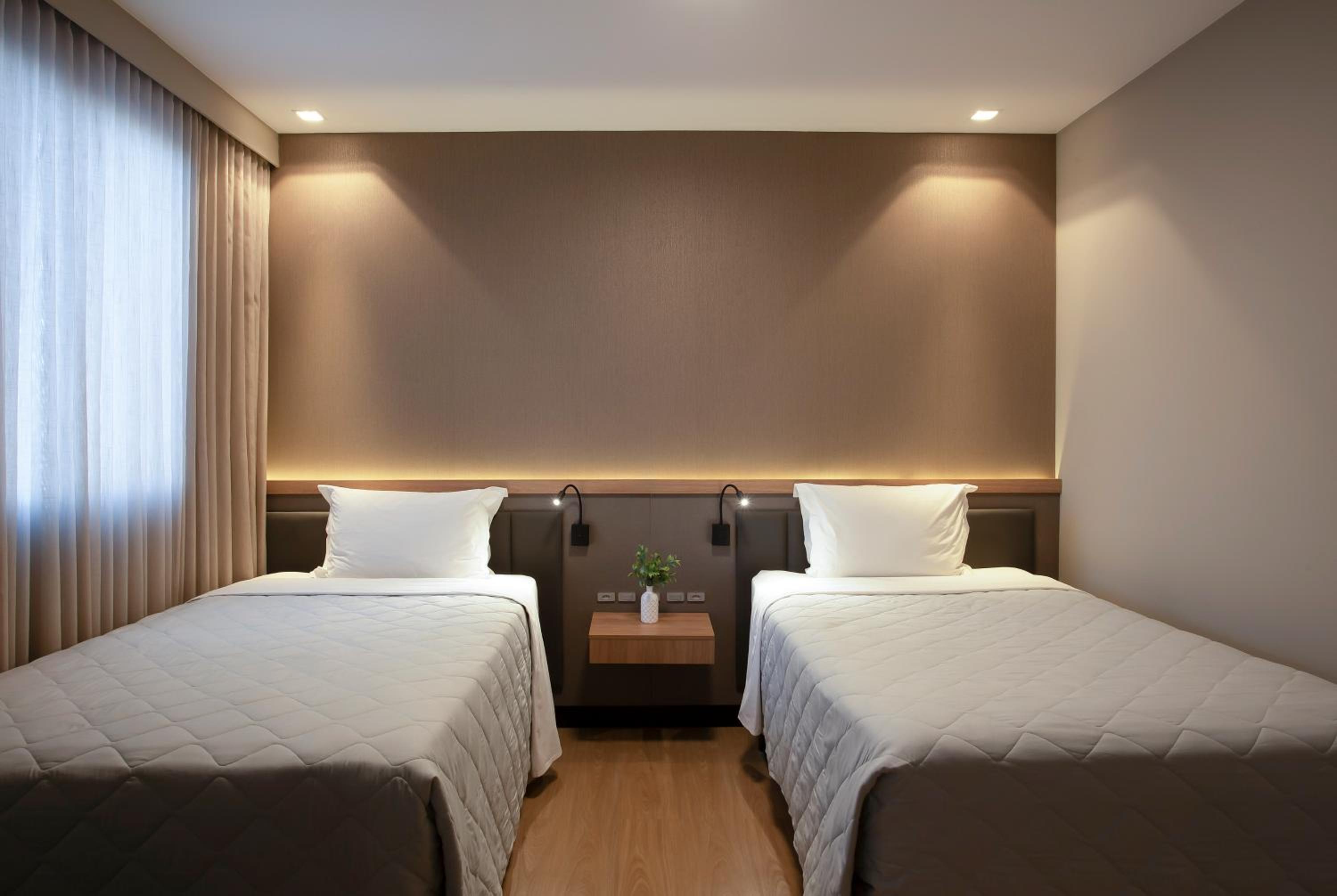 Luxury Twin - Twin Beds - Photo 6