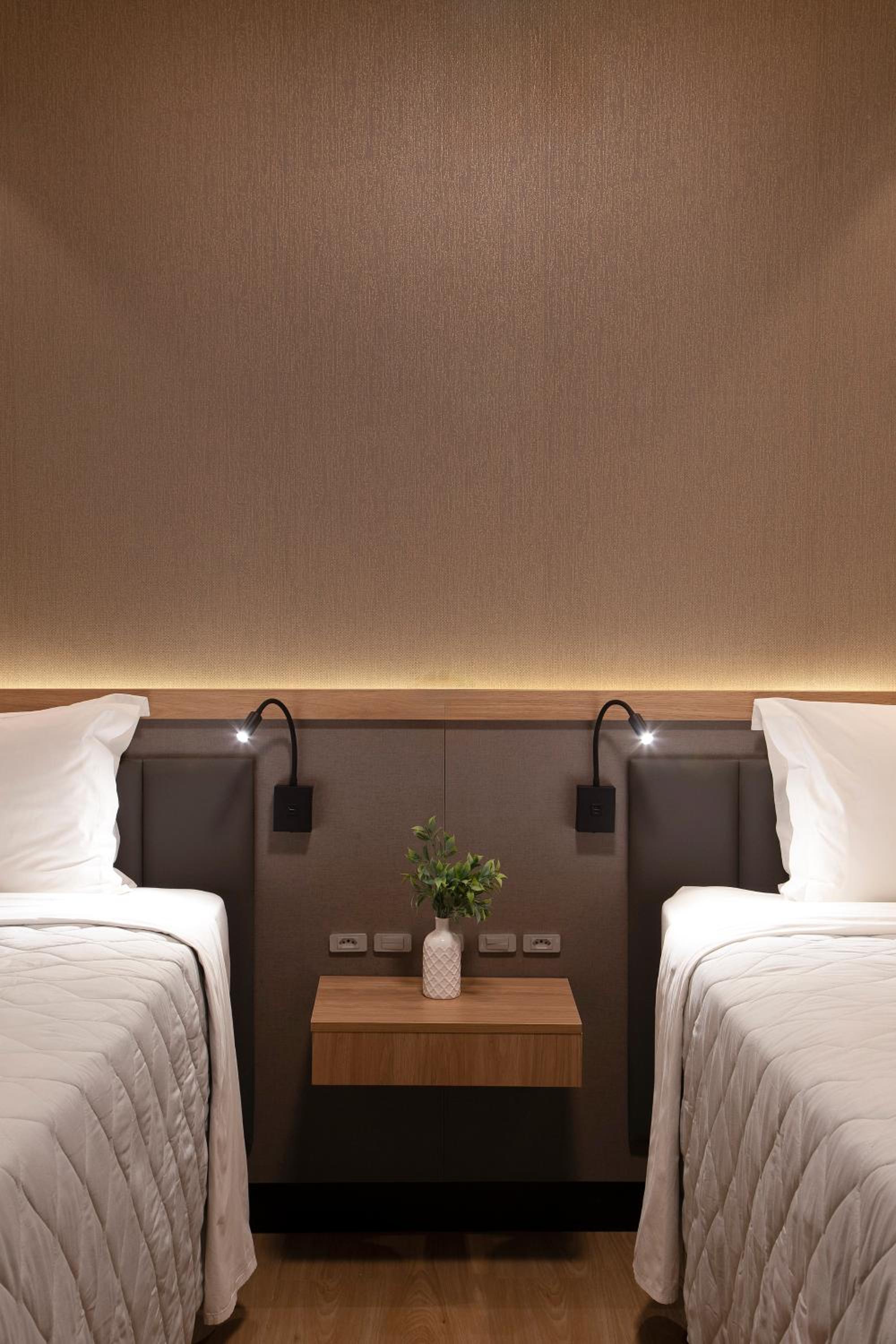 Luxury Twin - Twin Beds - Photo 5
