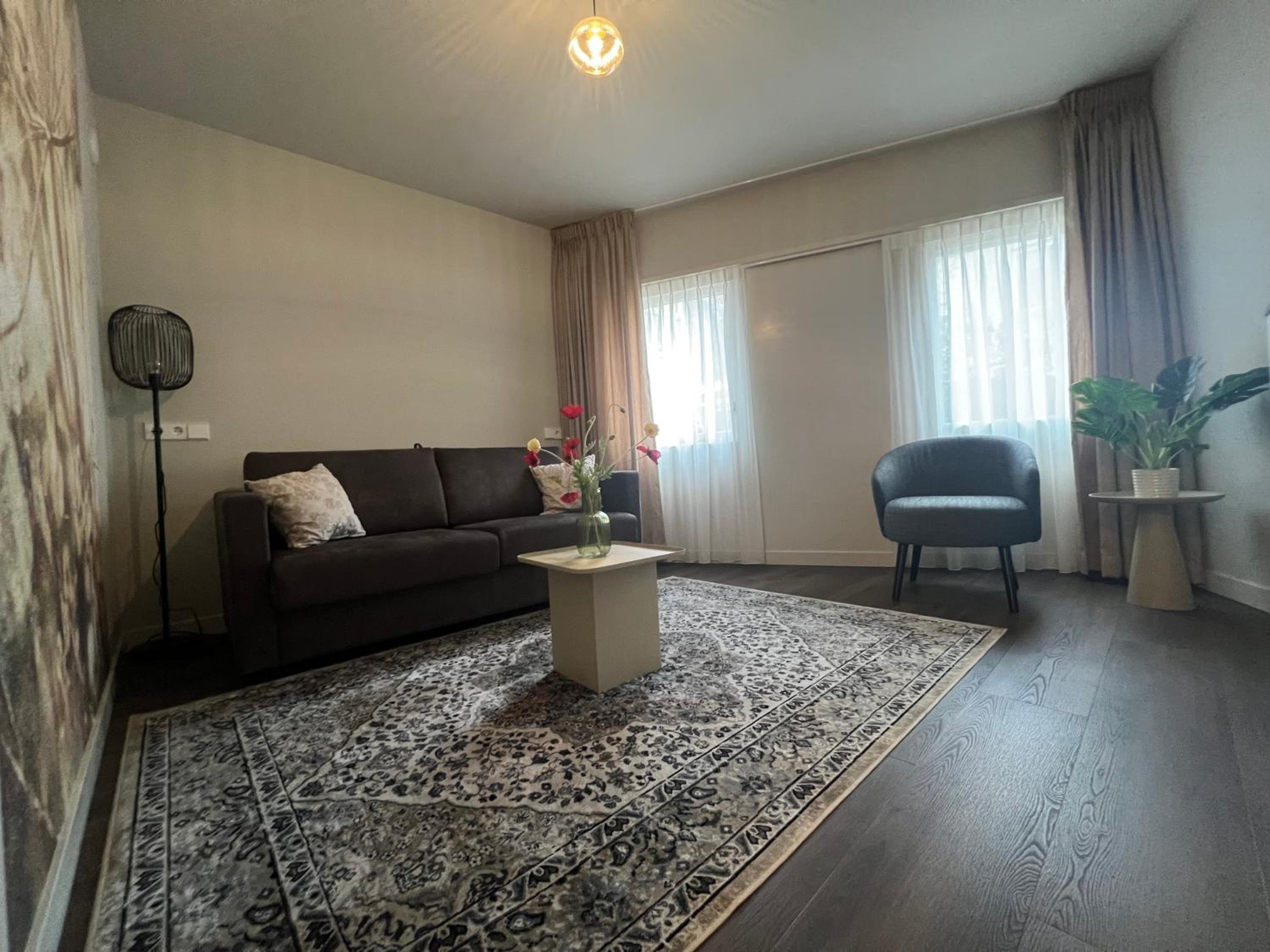 Deluxe Double Room - Photo 12