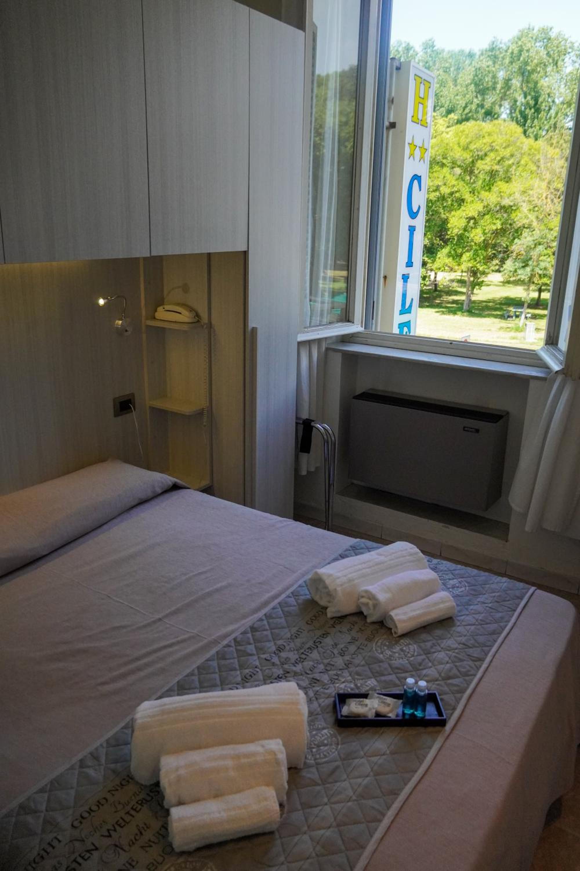 Small Double Room photo 1