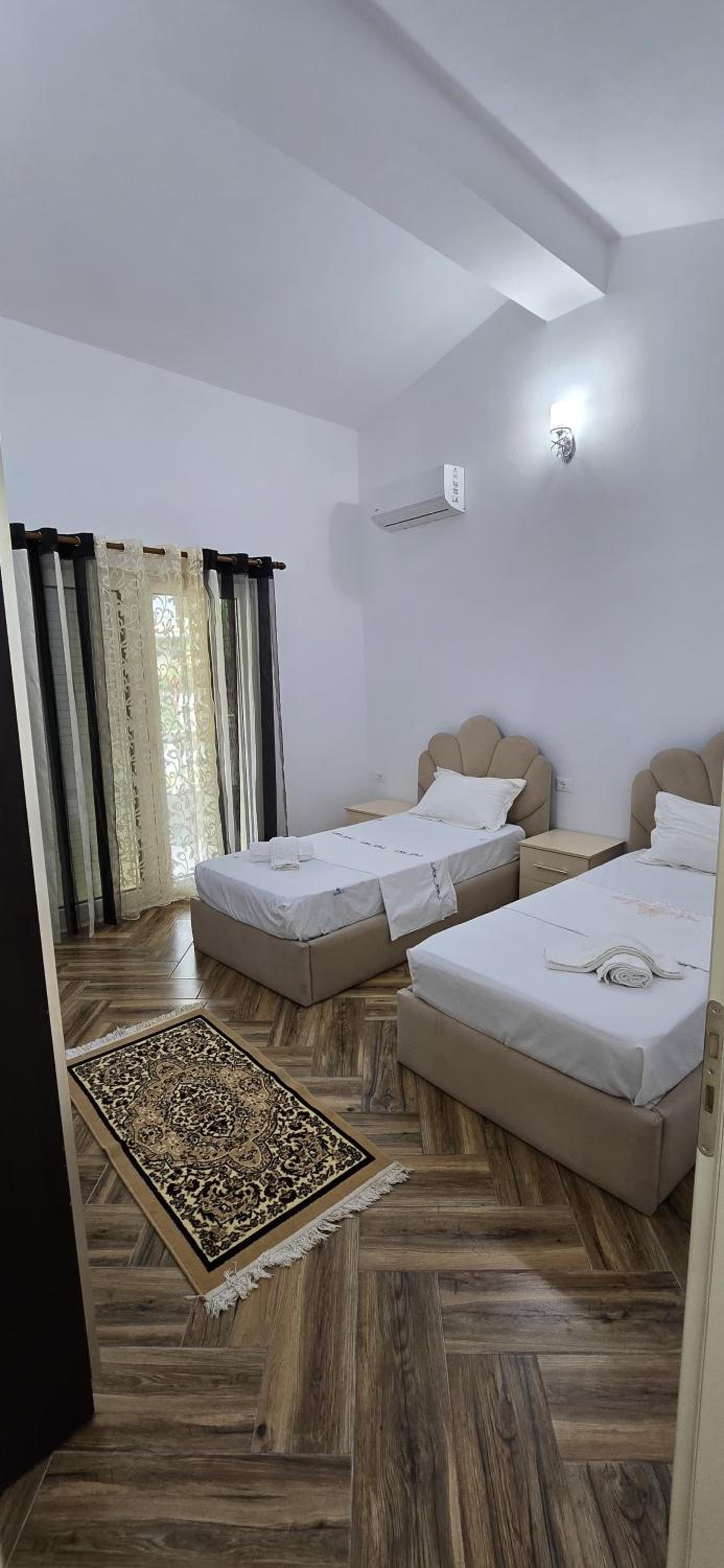 Twin Room with Balcony photo 3