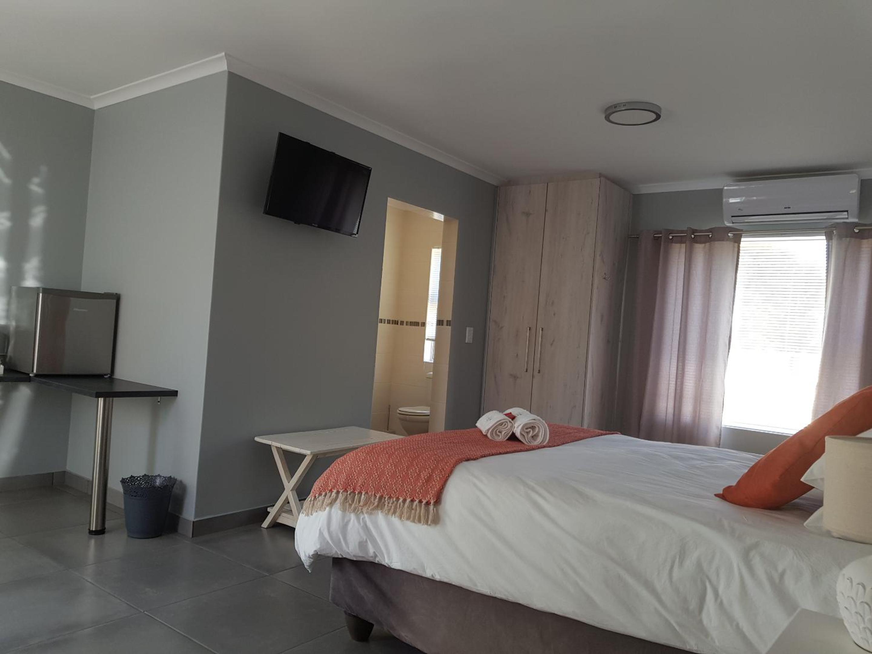 Standard Twin Room - Photo 7