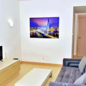 One-Bedroom Apartment photo 1