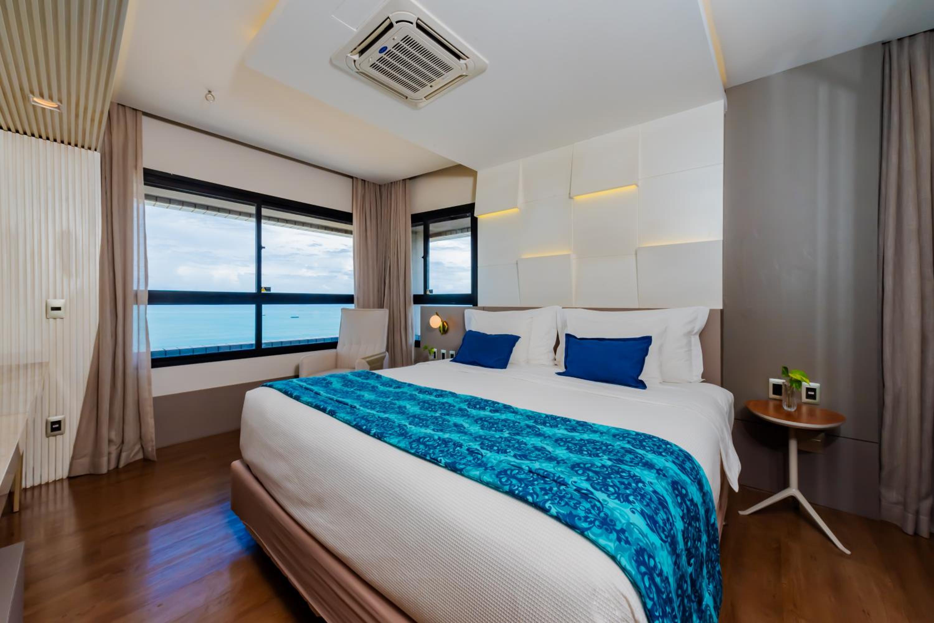 Presidential Suite thumbnail 5