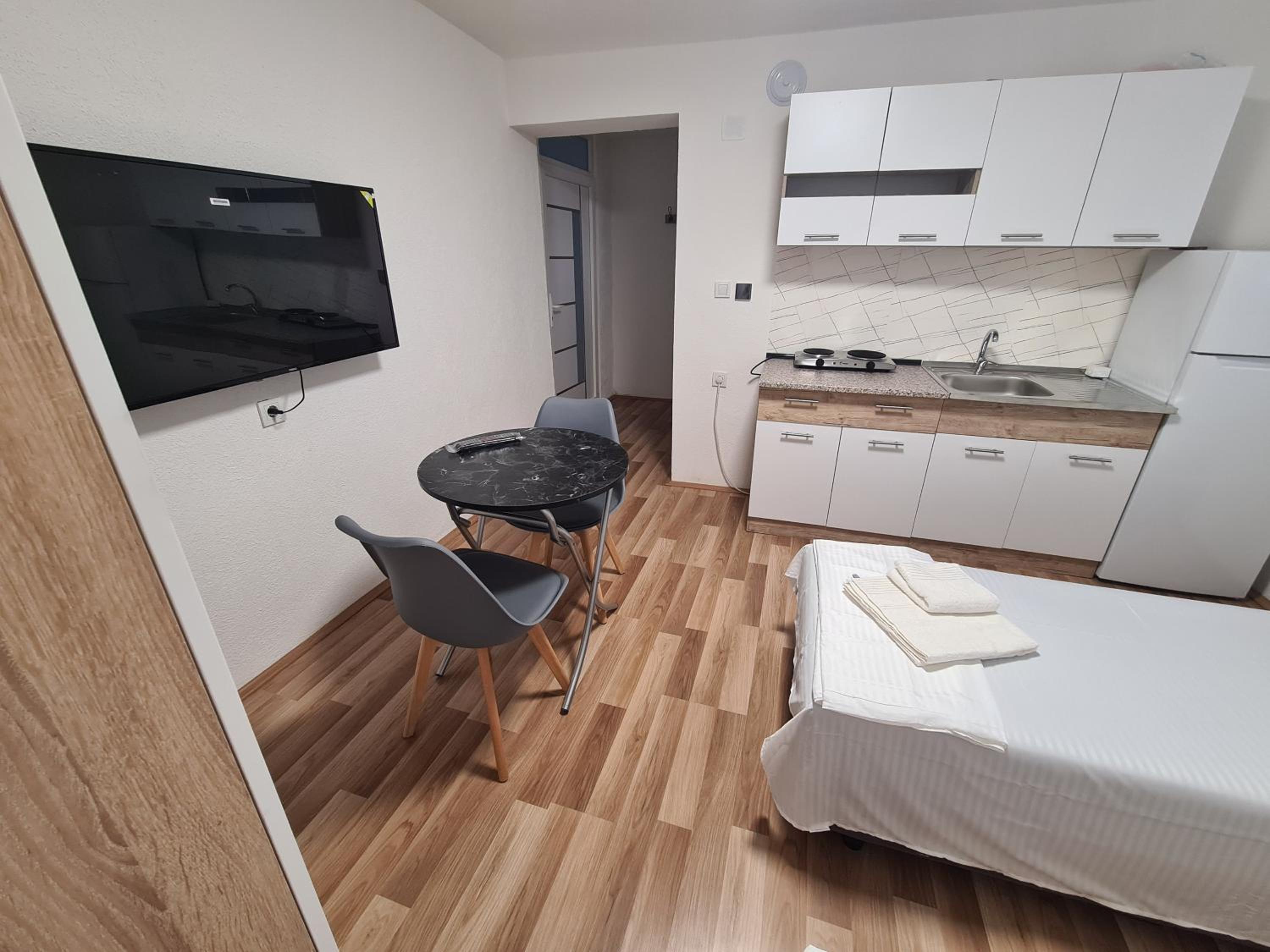 Studio Apartment photo 2