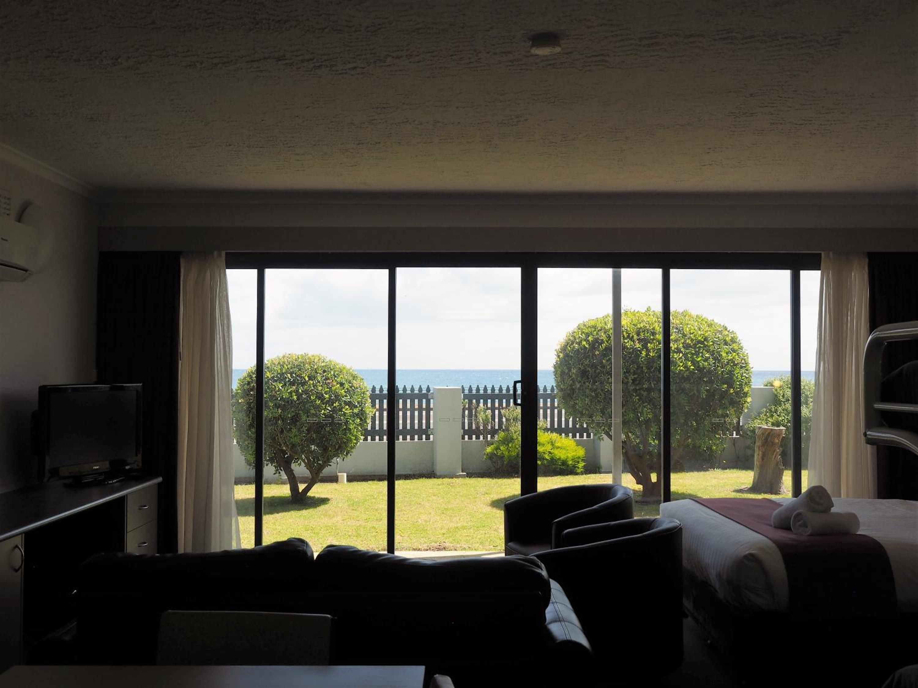 Studio with Sea View - Photo 3