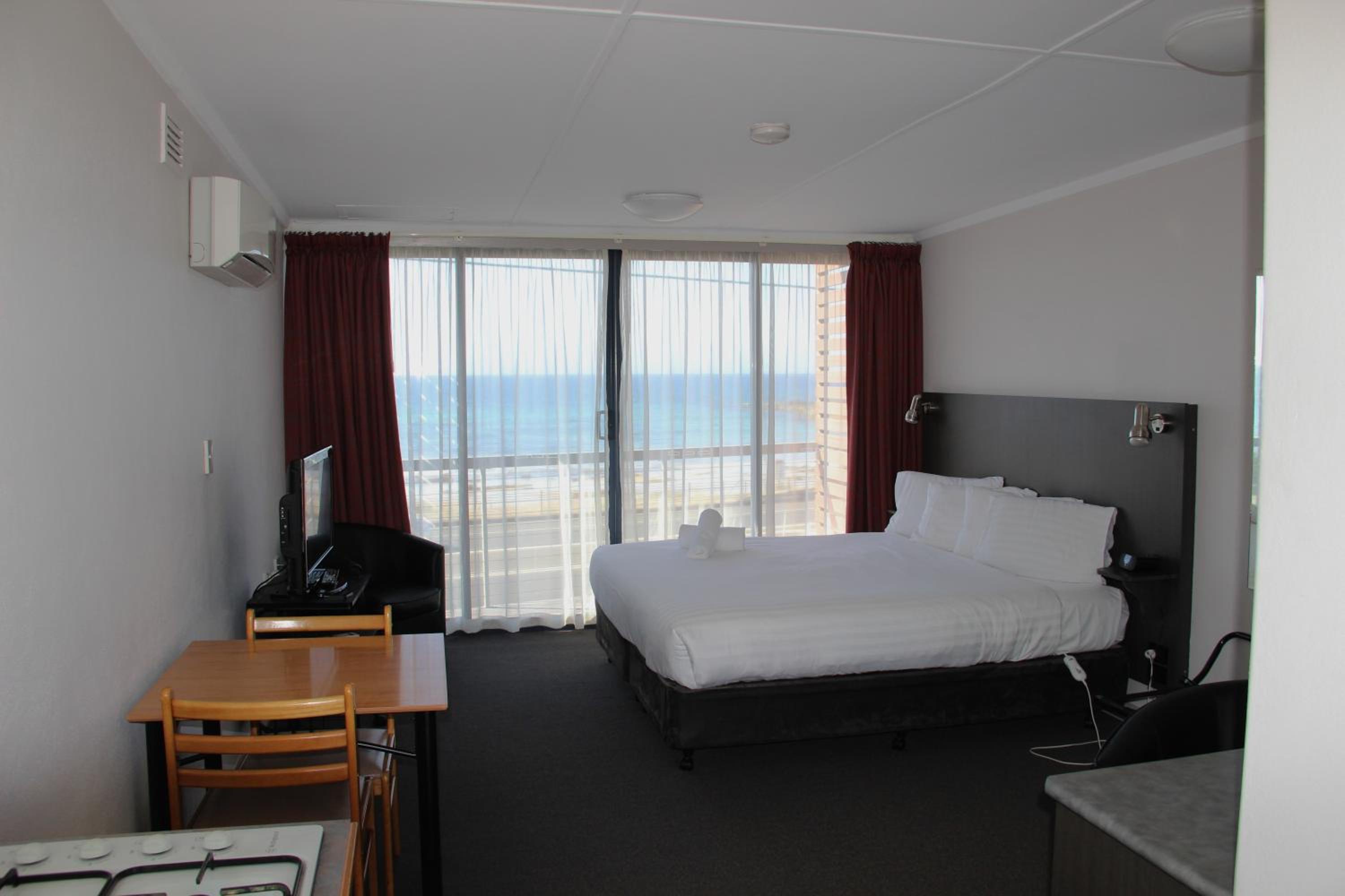 Studio with Sea View - Photo 4