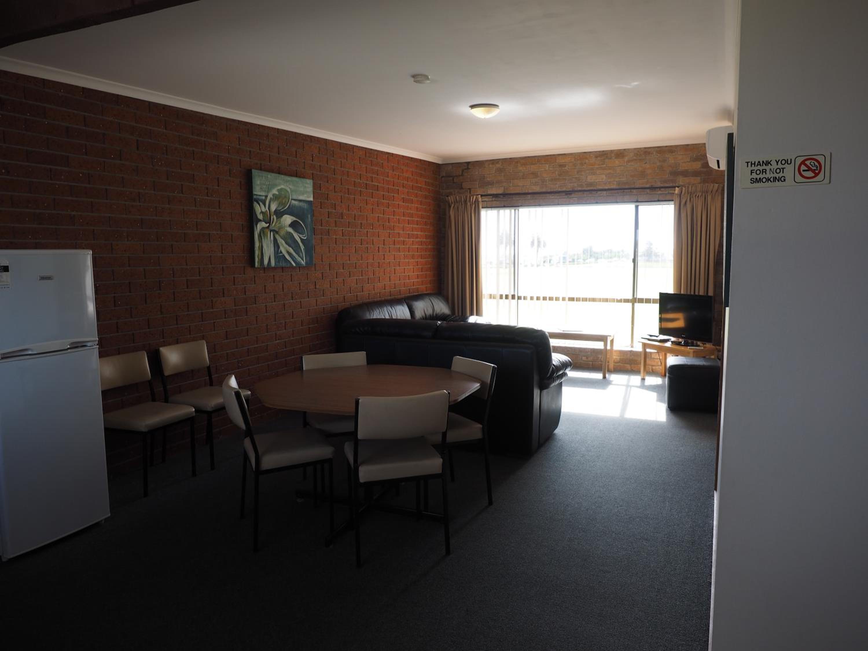 Two-Bedroom Apartment - Photo 5